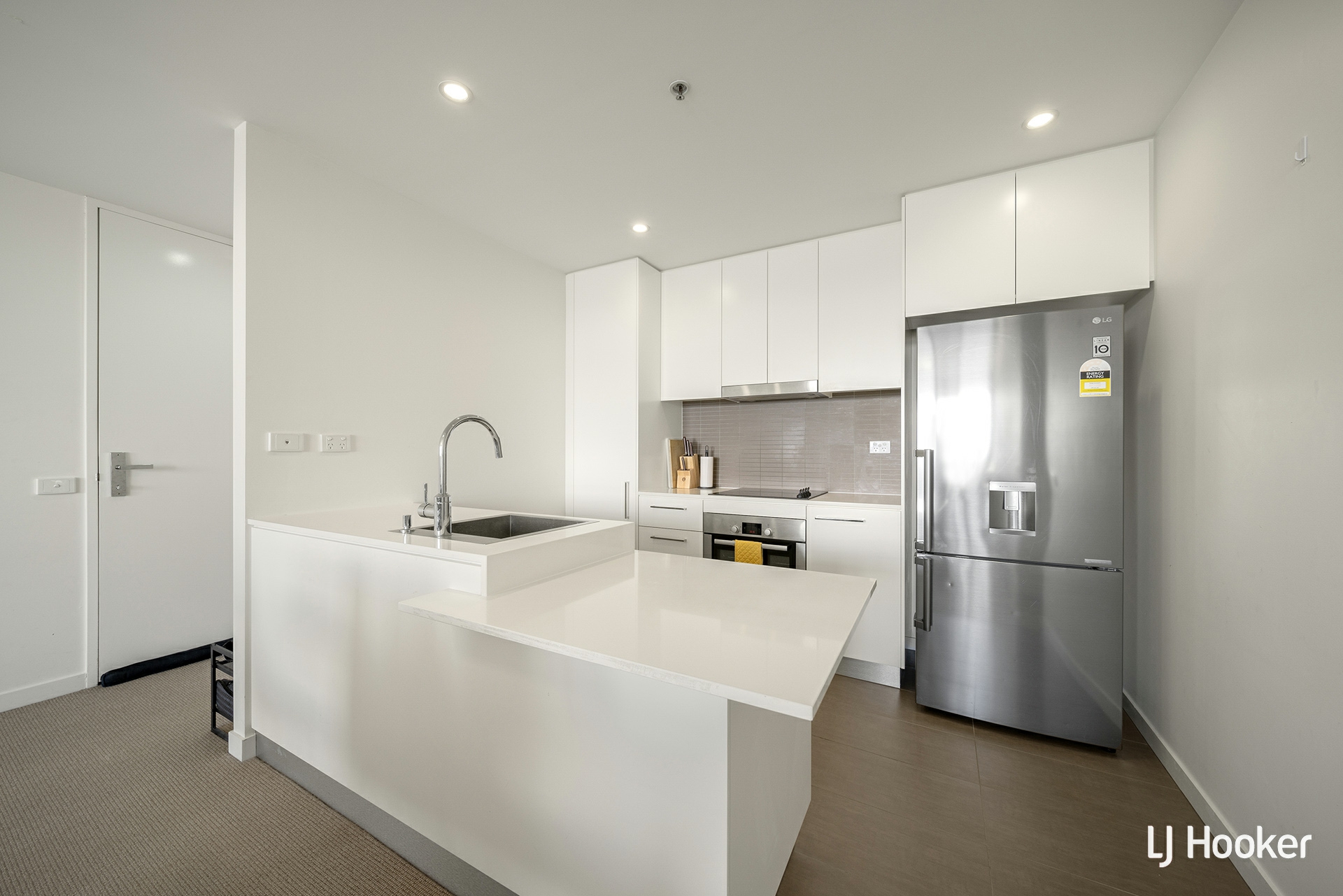 71/41 Chandler Street — photo 3 of 14