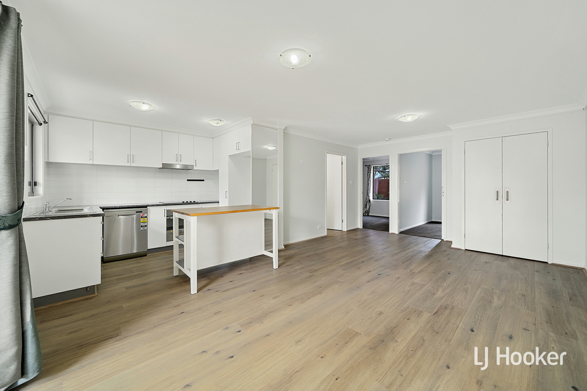 10/27 Whitmore Crescent — photo from LJ Hooker Belconnen
