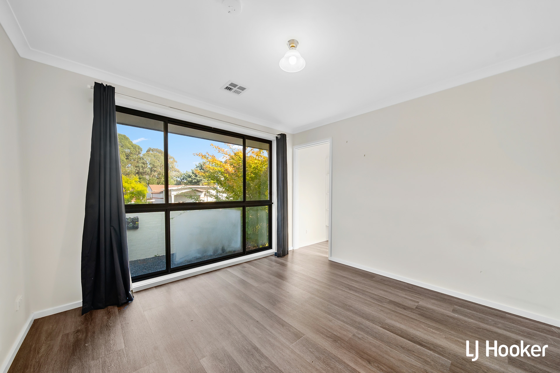 6 Nivison Place, CHARNWOOD