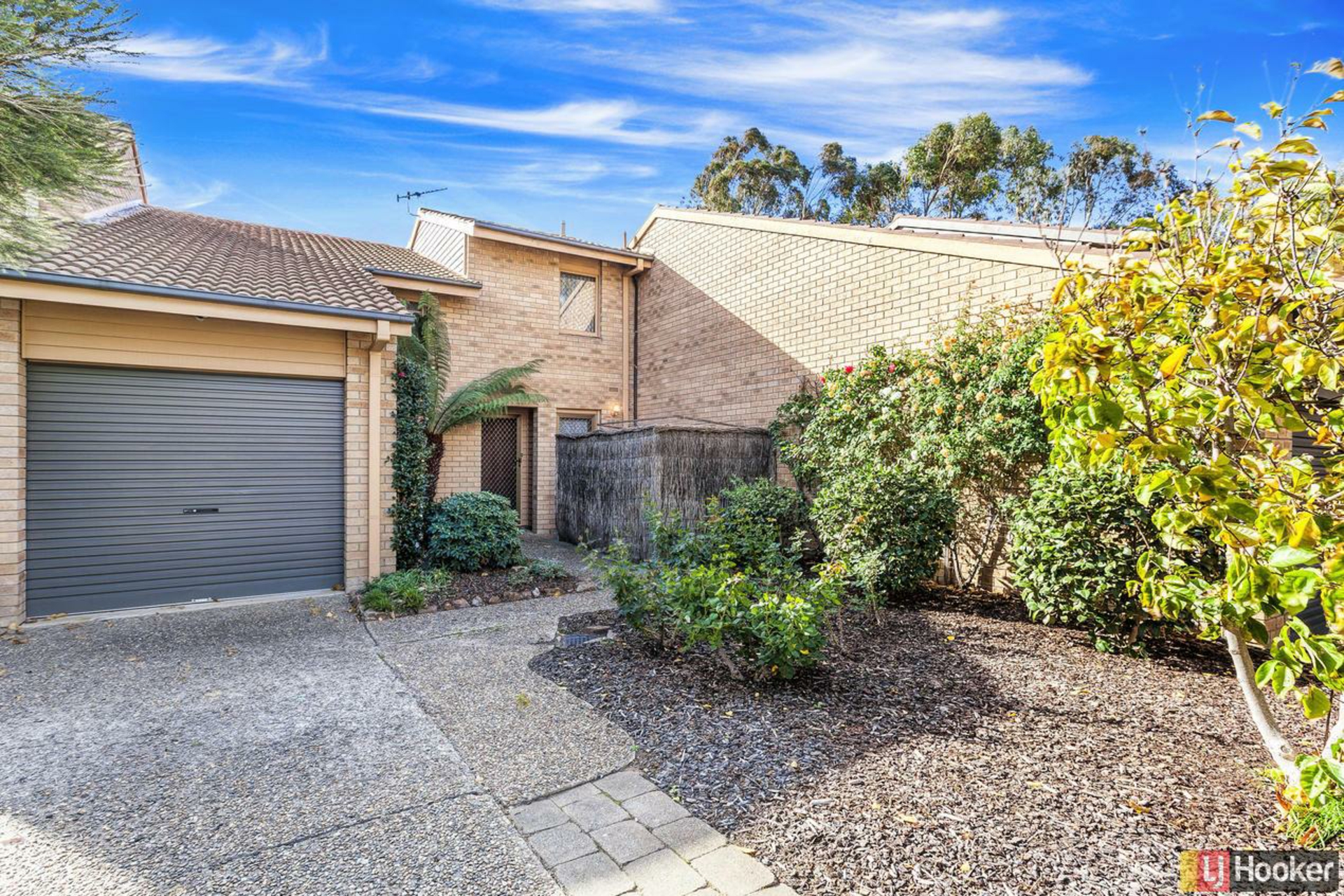 27 Strong Place, Belconnen