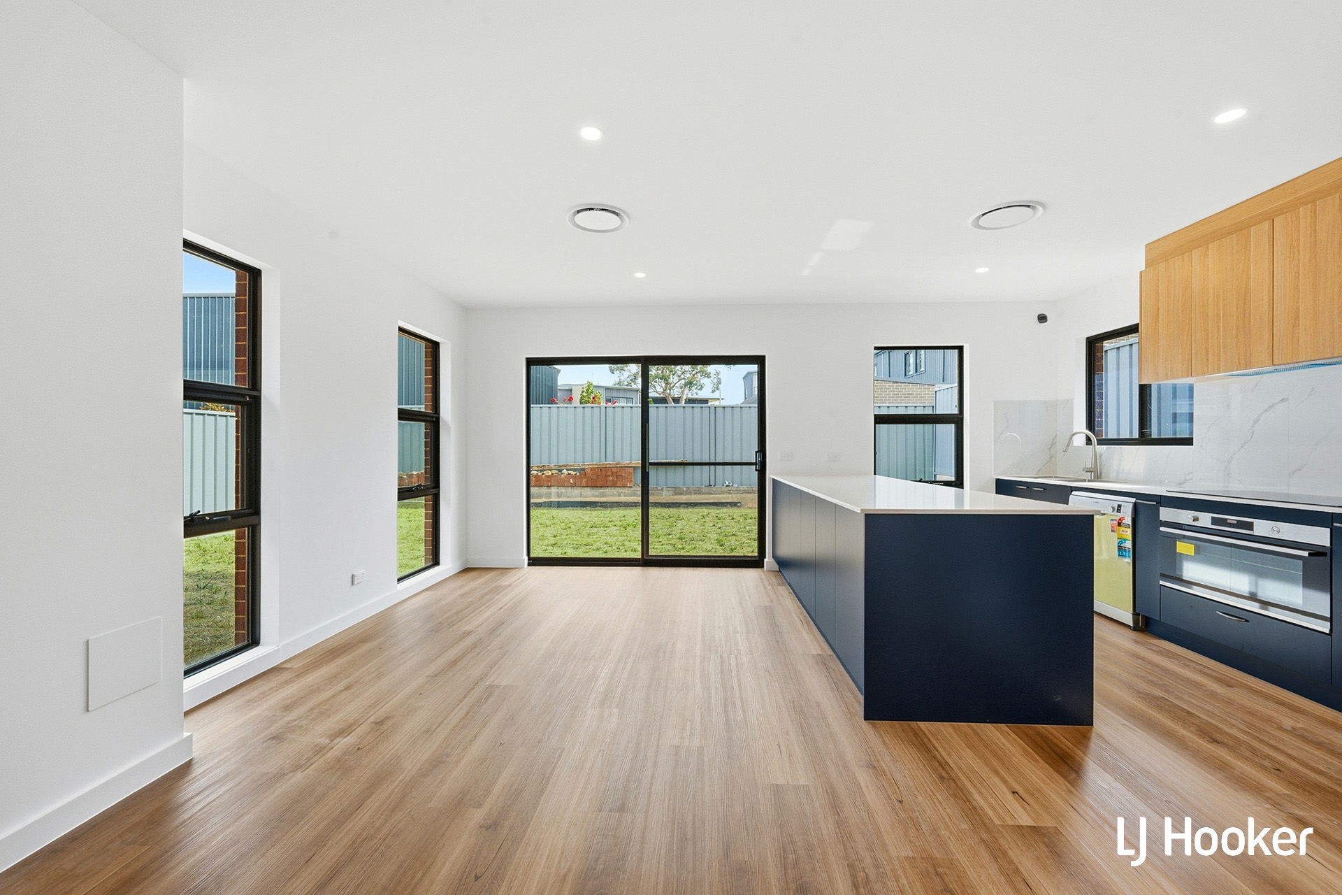 49 Negus Crescent — photo 9 of 18
