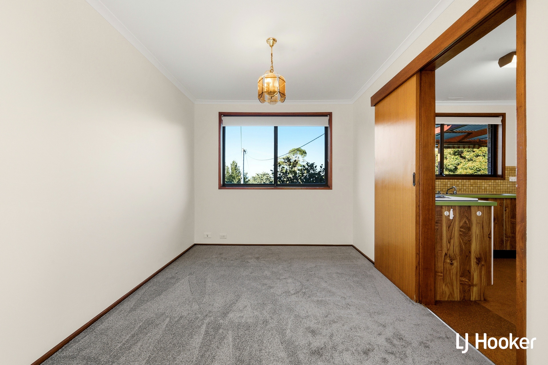 8 Rossell Place — photo 4 of 15