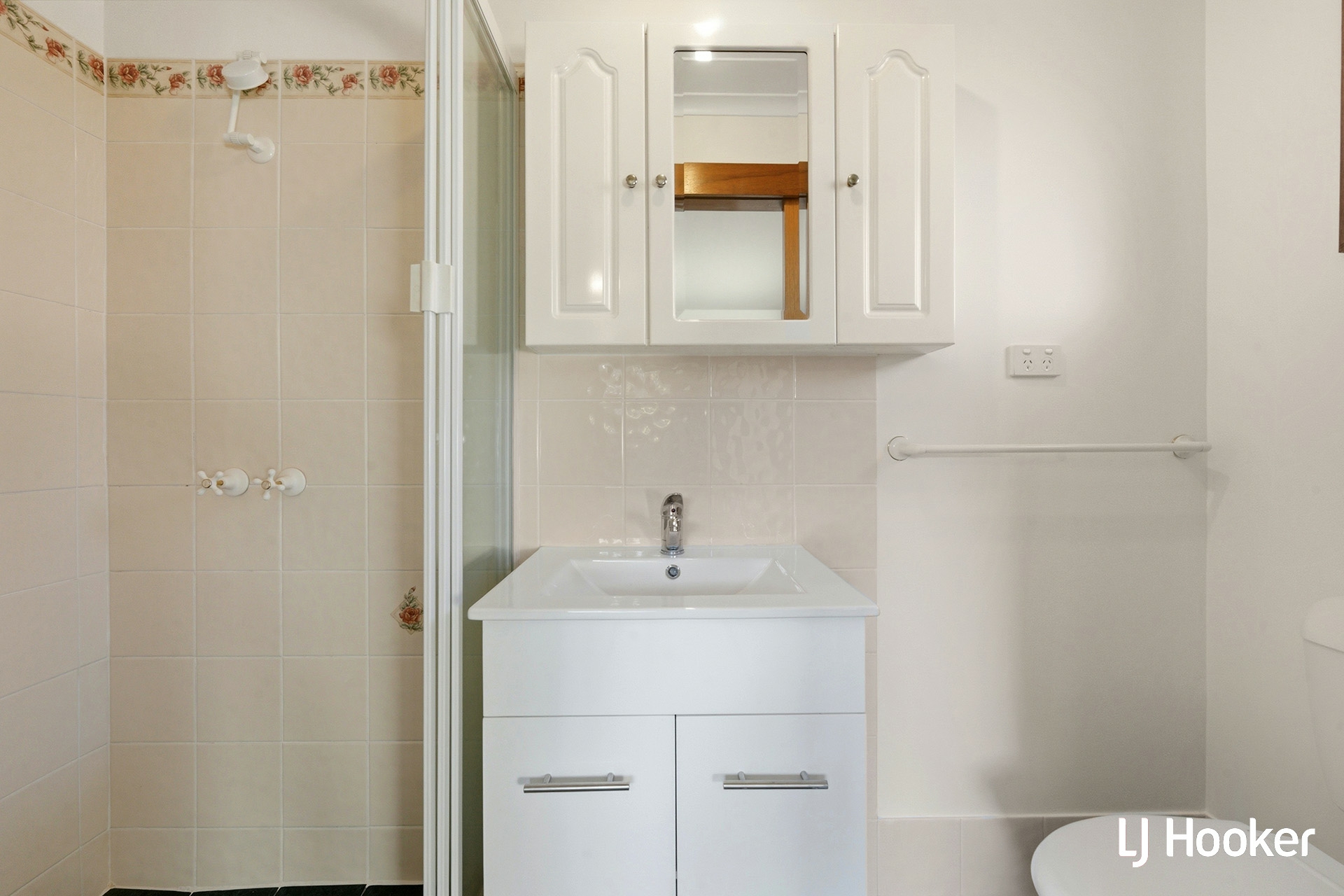 8 Rossell Place — photo 11 of 15