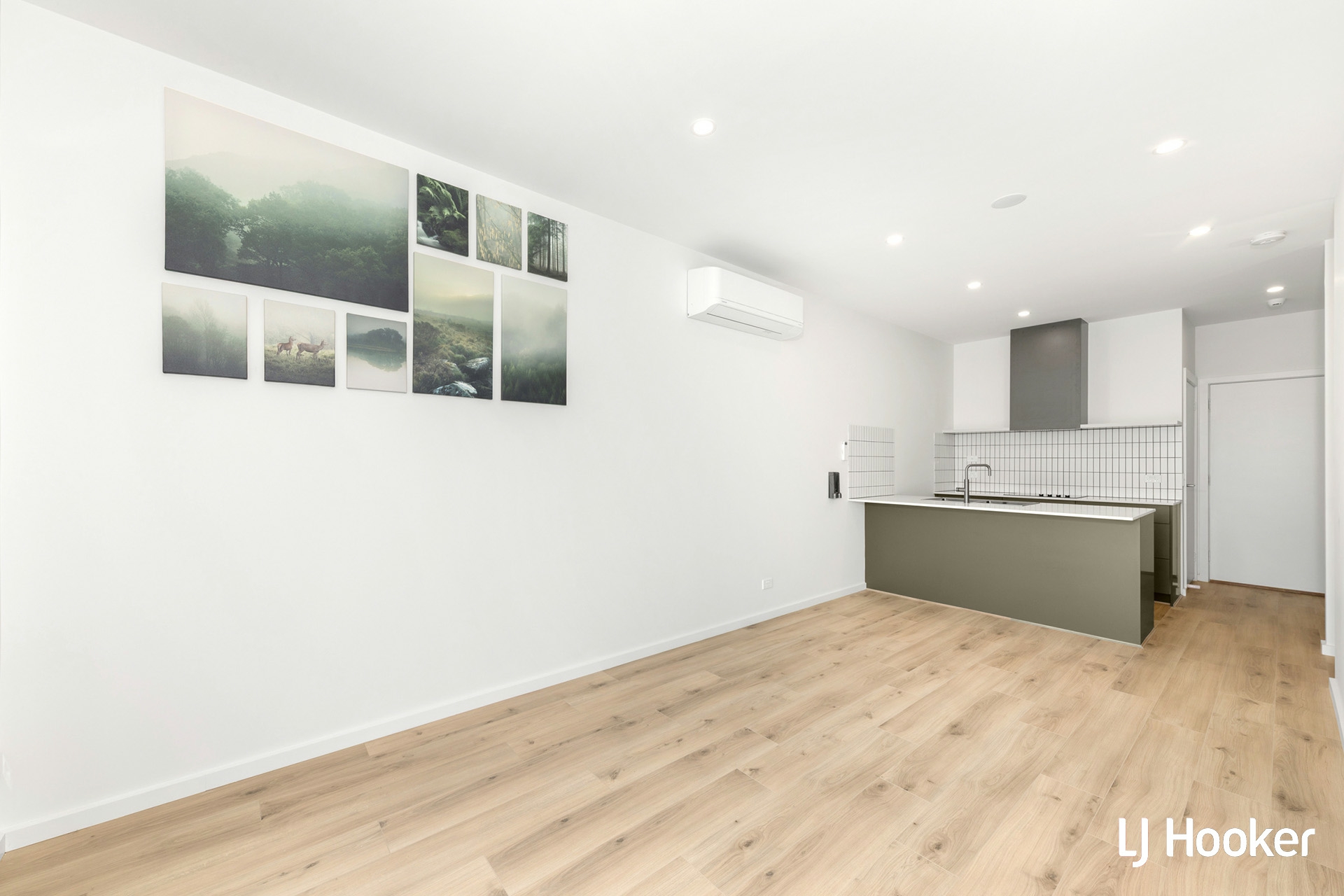 41/6 Inge King Crescent — photo 3 of 11