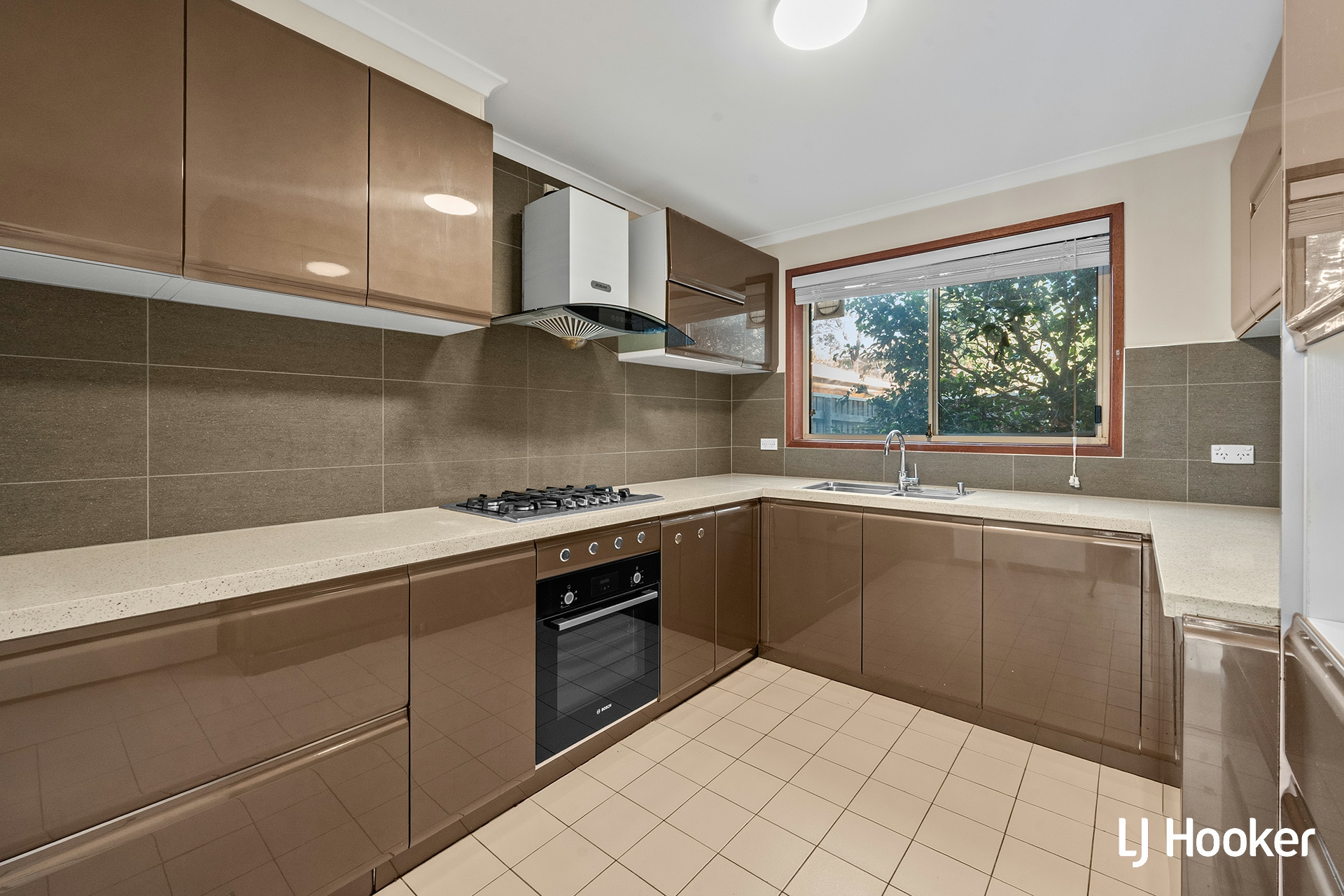 8/72 Totterdell Street — photo 3 of 10