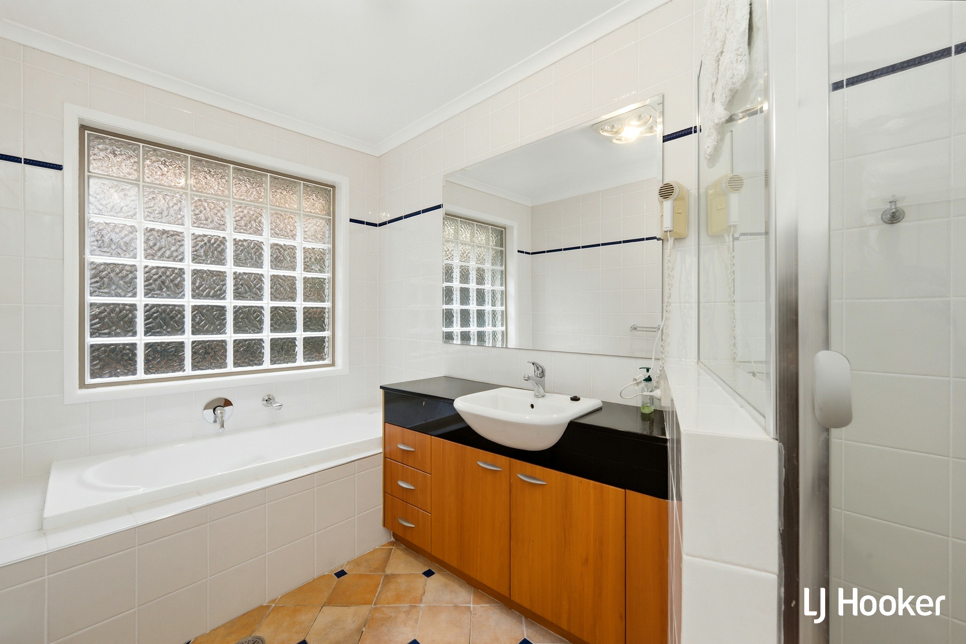 4/25 Temperley Street — photo 9 of 9