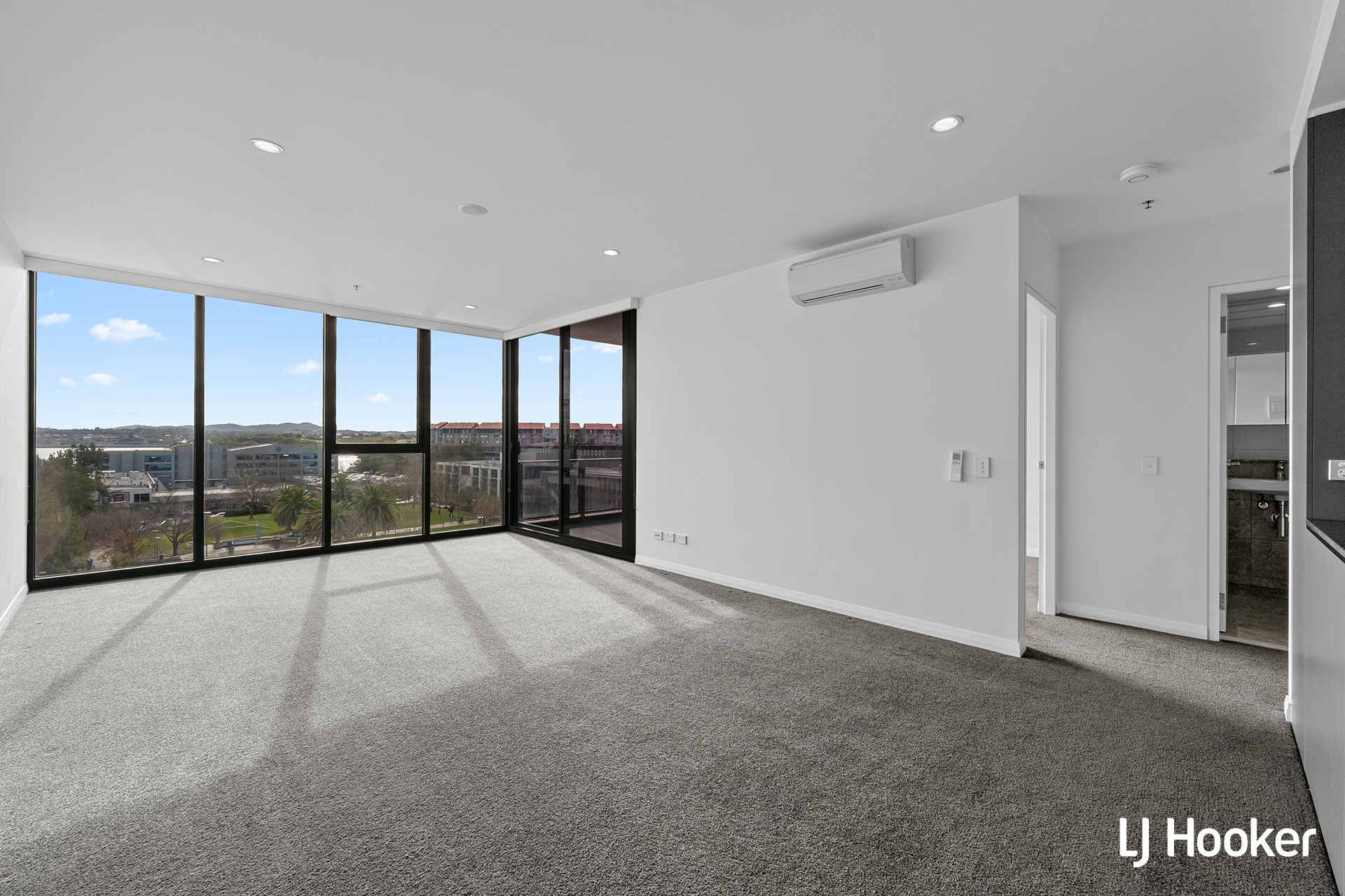133/39 Benjamin Way — photo 3 of 13