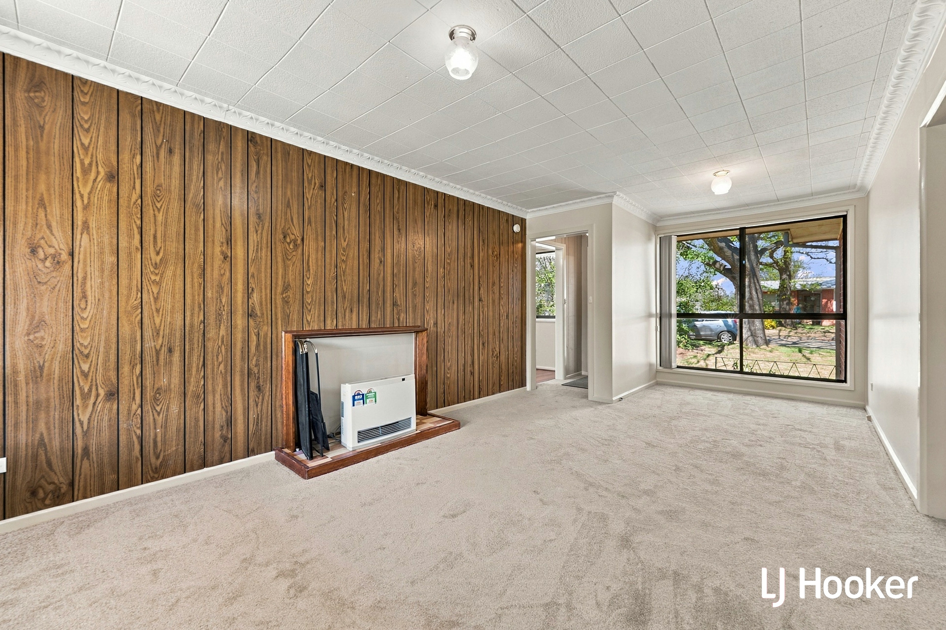 8 Dickinson Street — photo 2 of 10