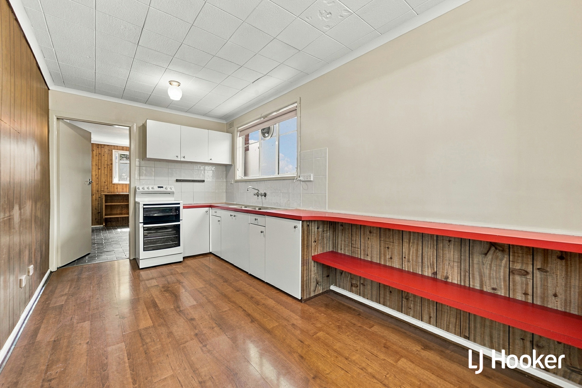 8 Dickinson Street — photo 3 of 10