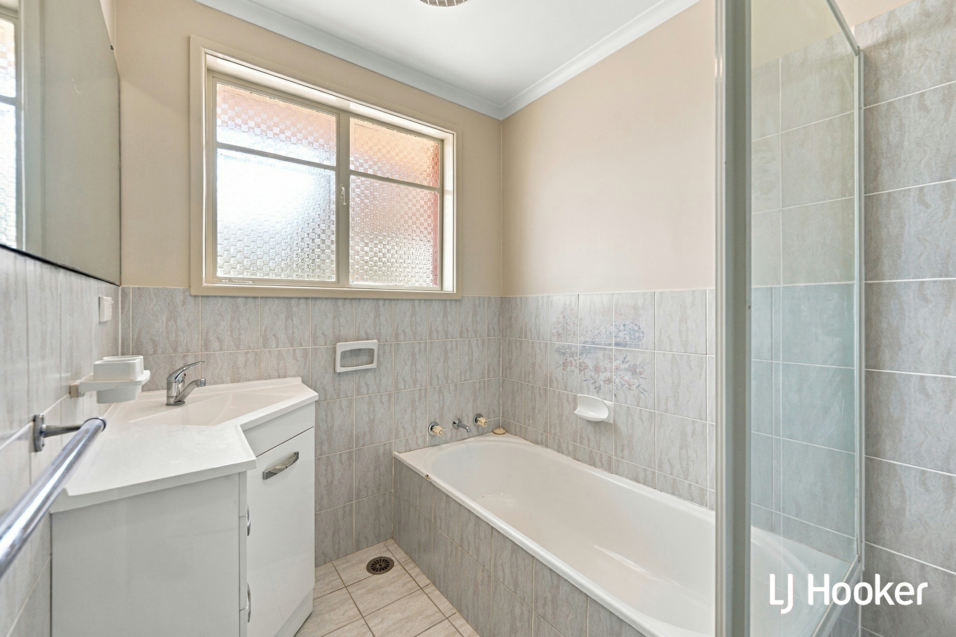 8 Dickinson Street — photo 6 of 10