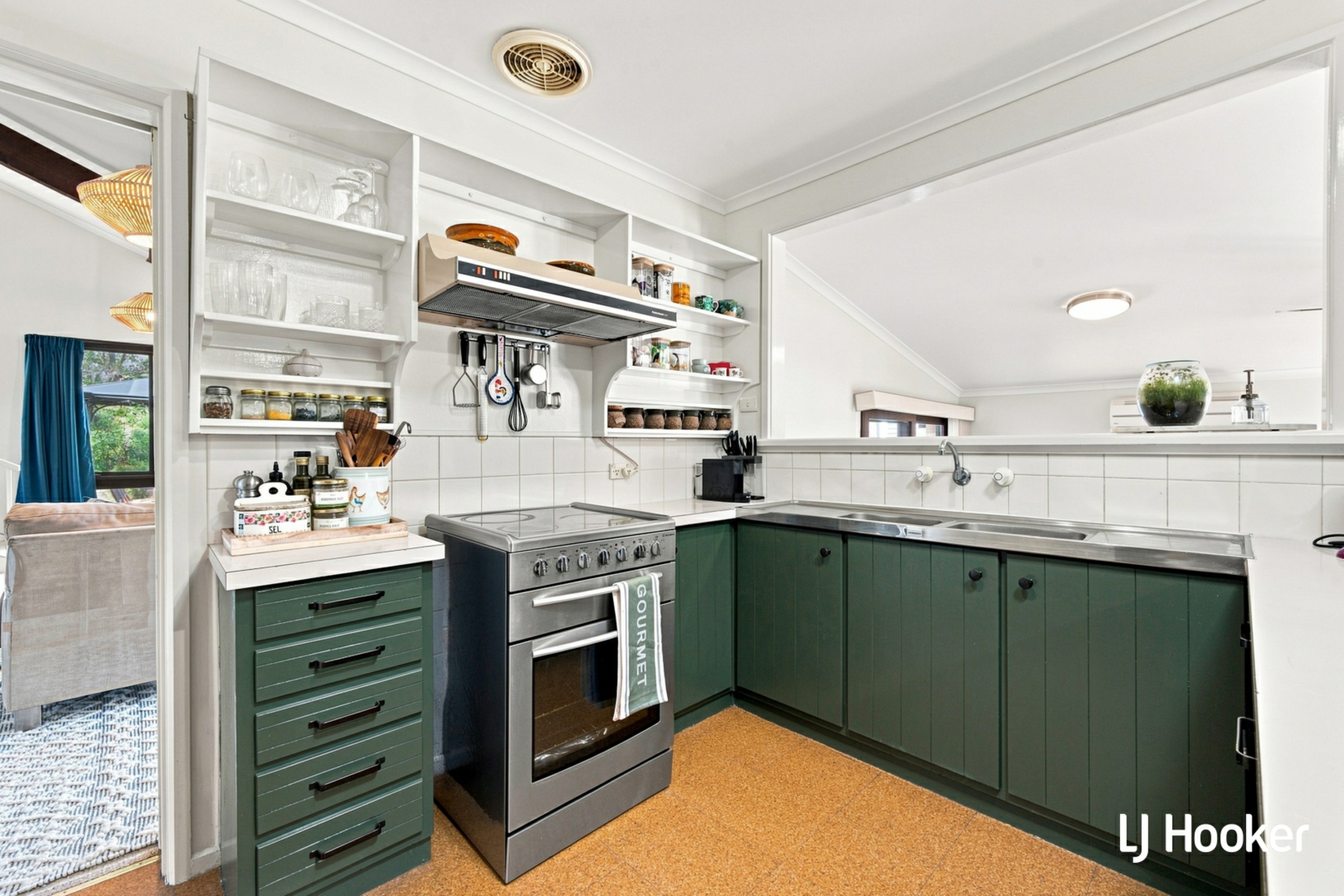 3 Broadbent Street — photo 6 of 13