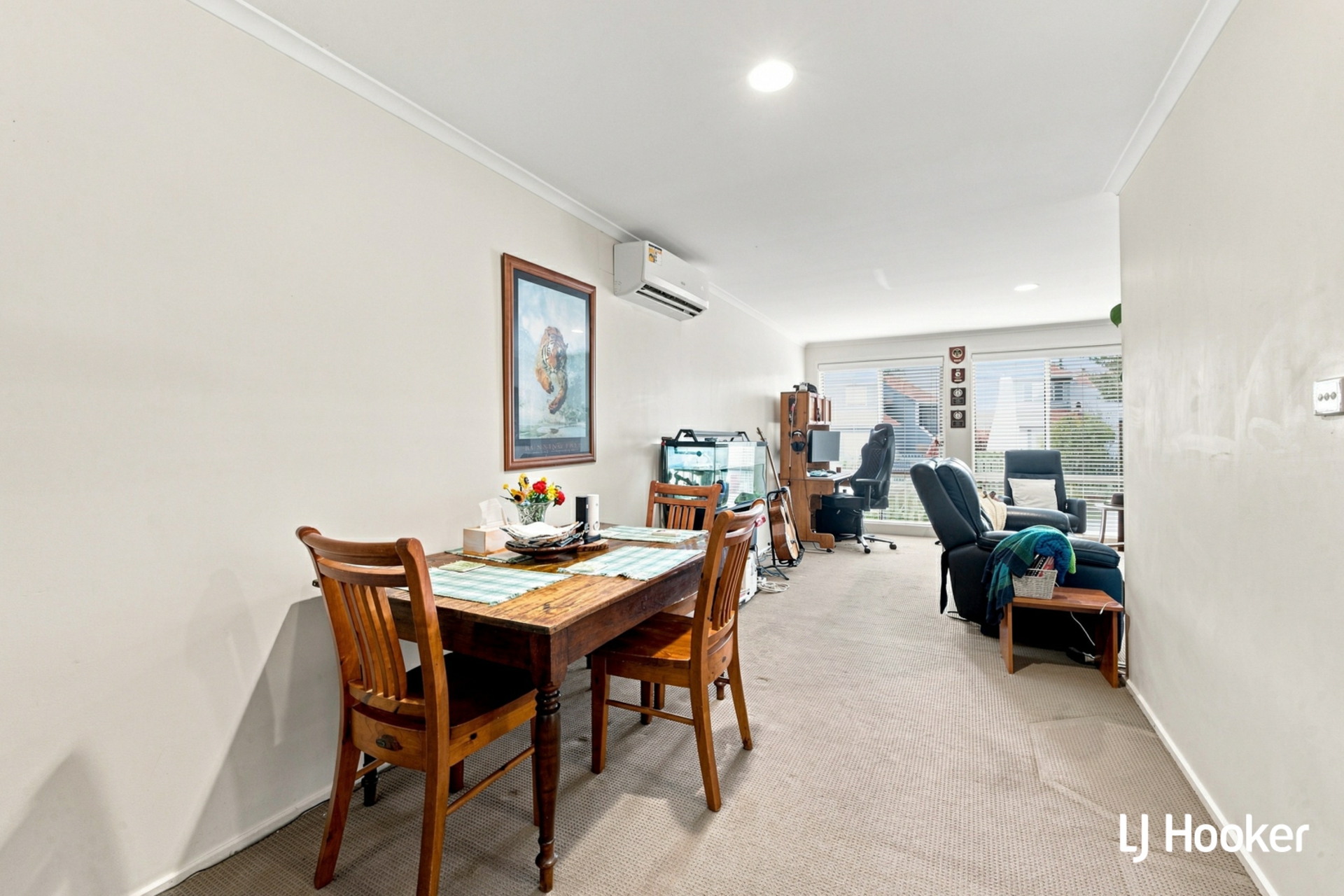 11 D'Hage Court — photo 3 of 9