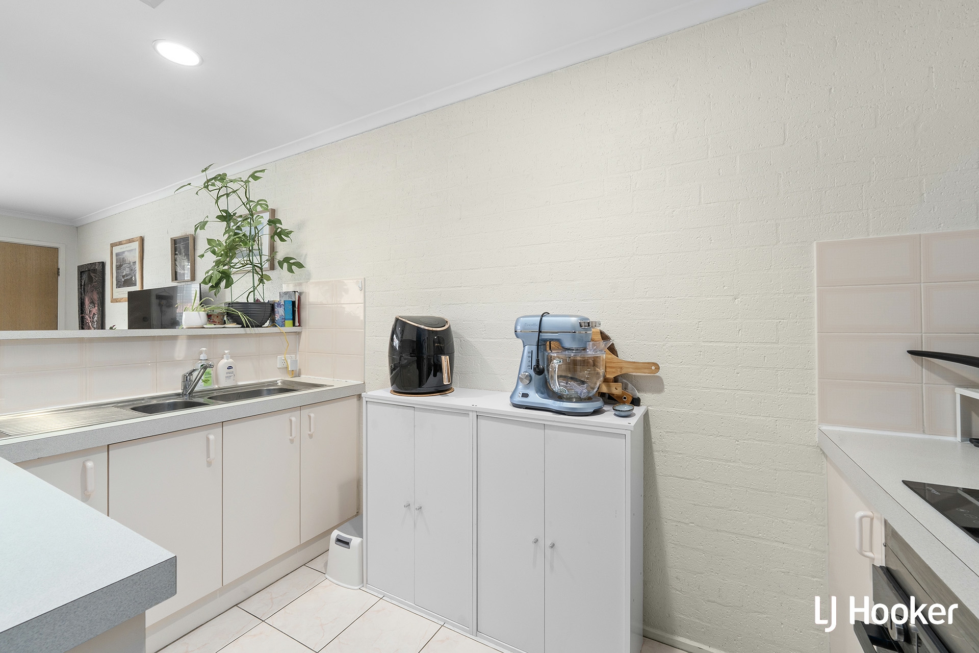 11 D'Hage Court — photo 4 of 9