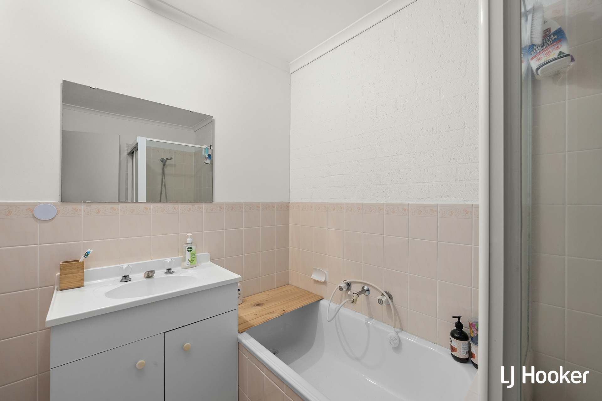 11 D'Hage Court — photo 8 of 9