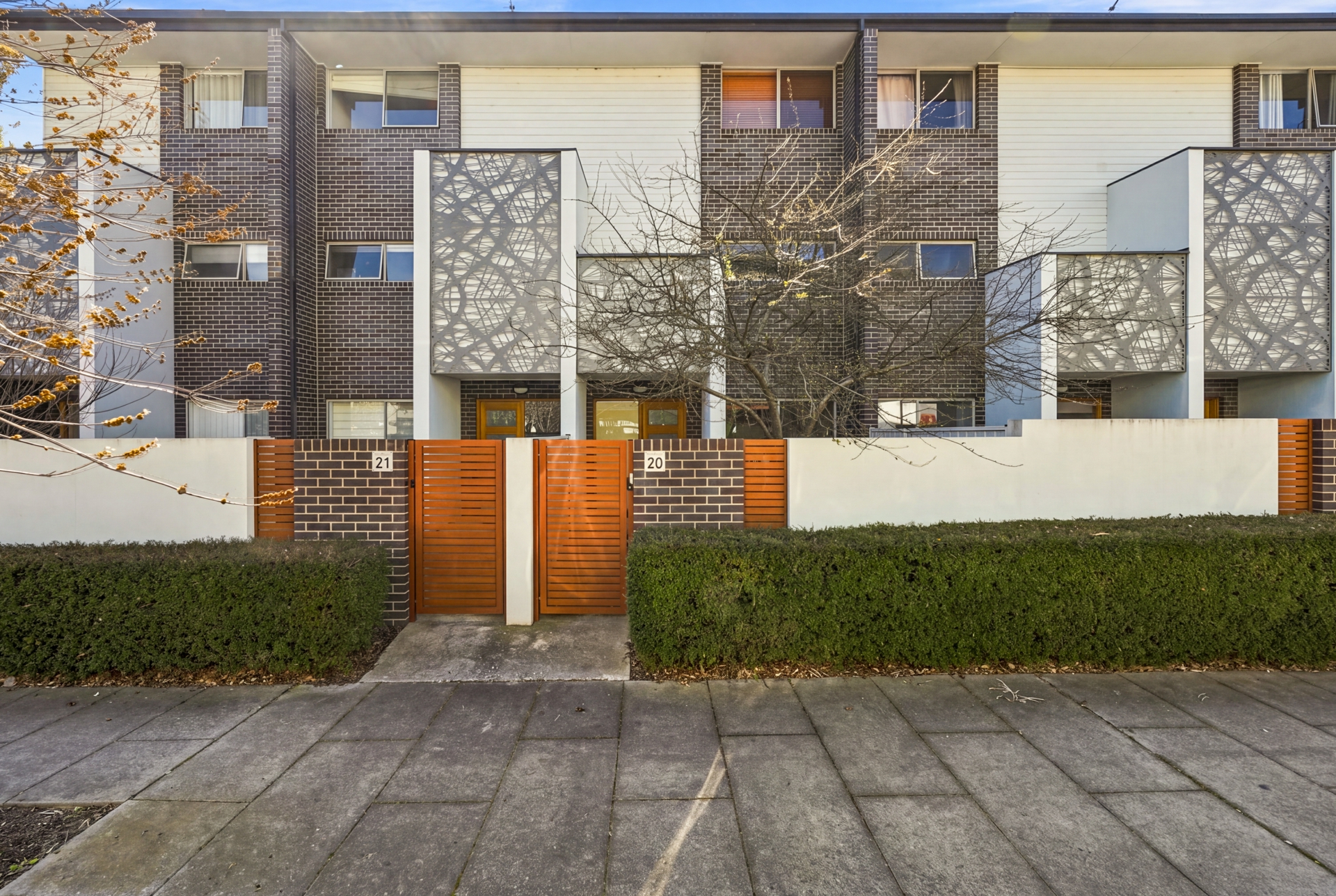 20/2 Clare Burton Crescent — photo 11 of 11