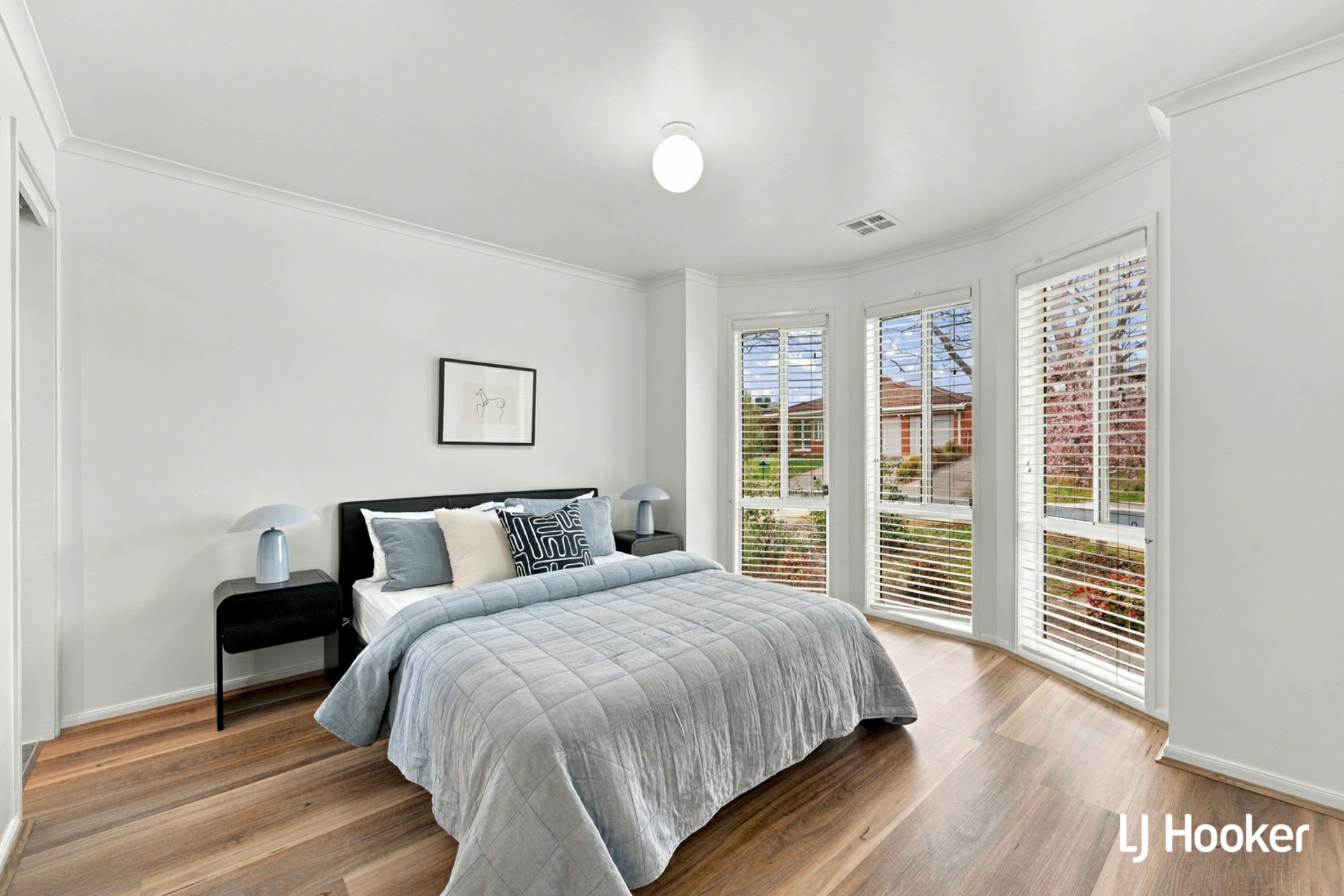 12 Akubra Place — photo 2 of 14