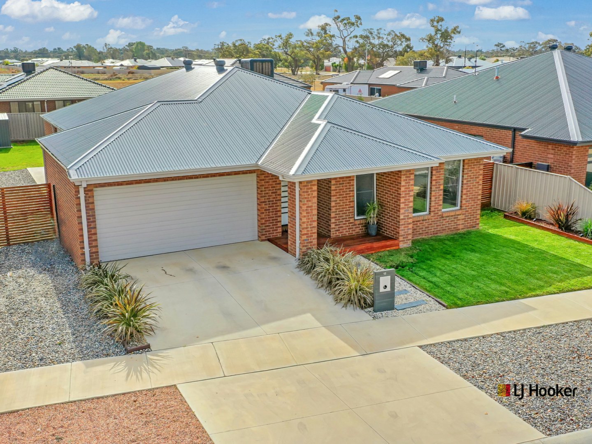 12 Magnolia Drive, ECHUCA