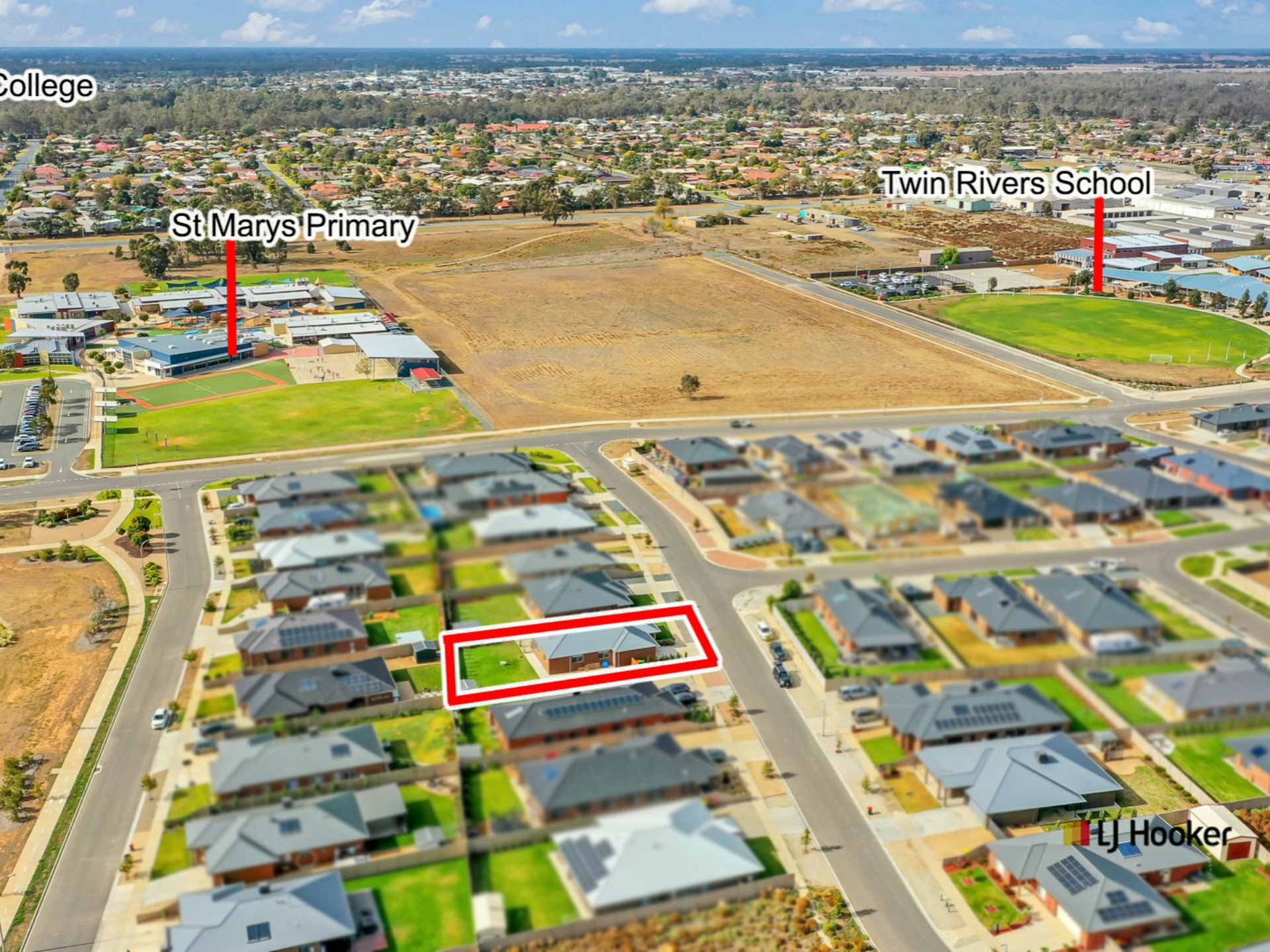 12 Magnolia Drive, ECHUCA
