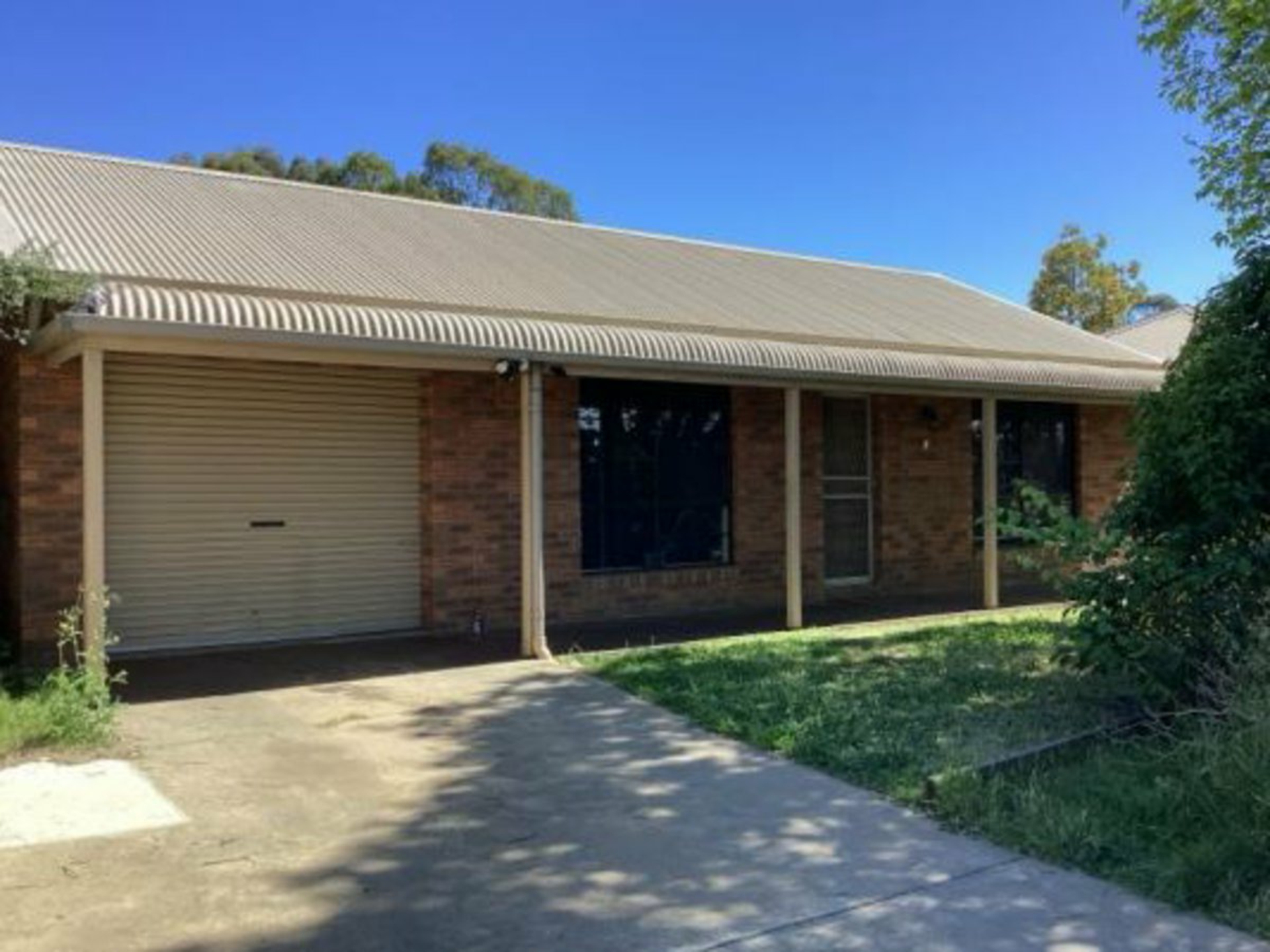 2/36 Shaw Street — photo from LJ Hooker Echuca