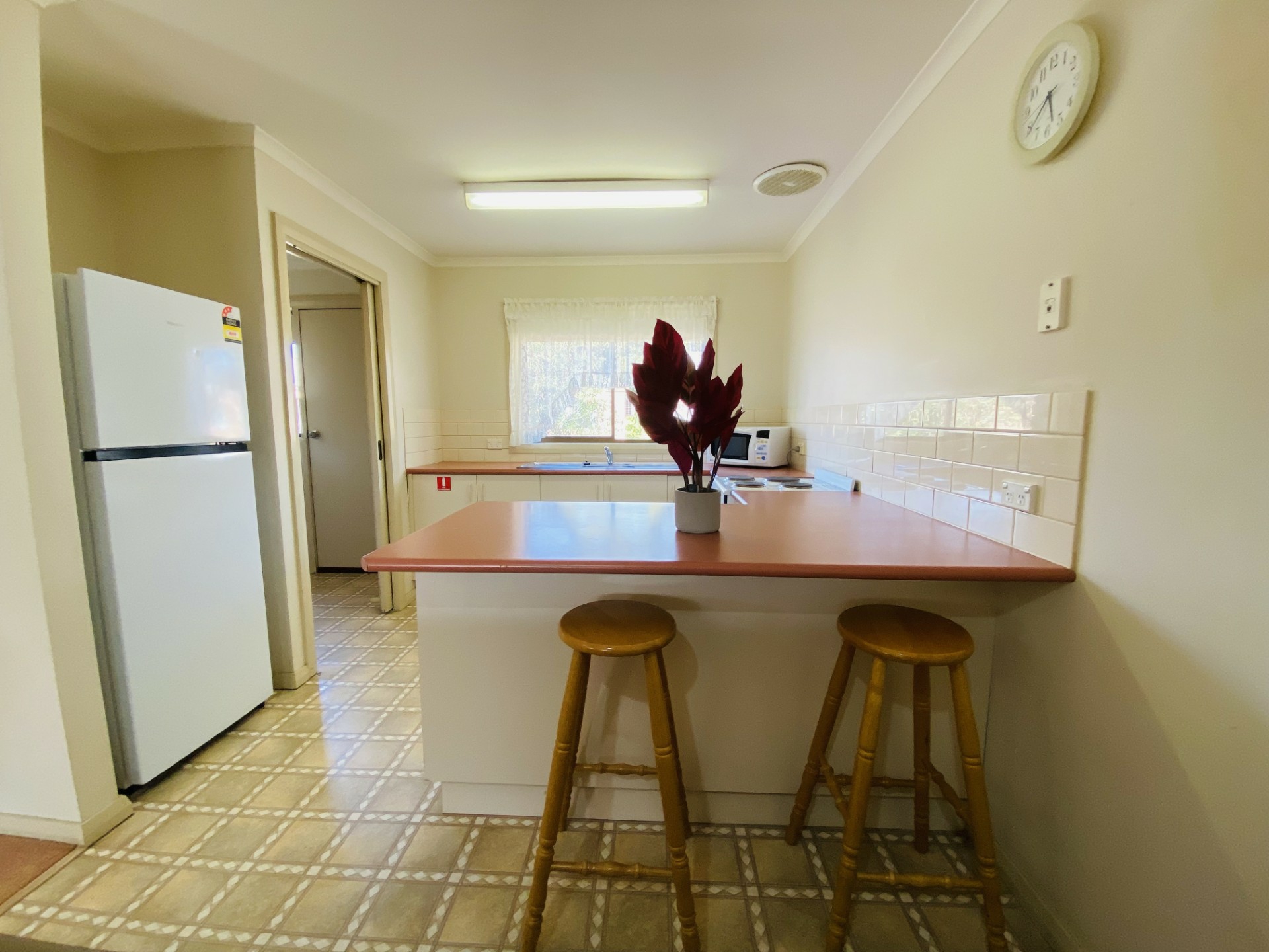 2/36 Shaw Street — photo 4 of 8