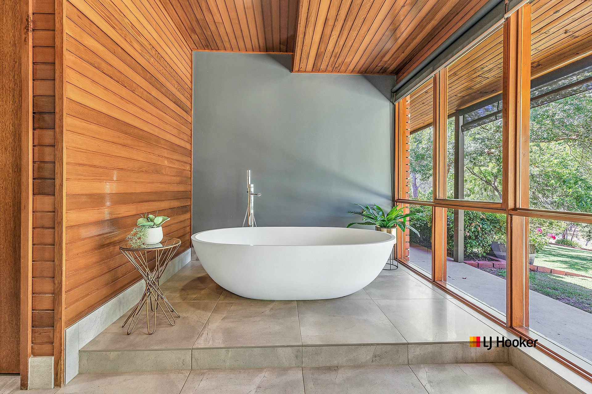 18 Clifton Street East — photo 7 of 27