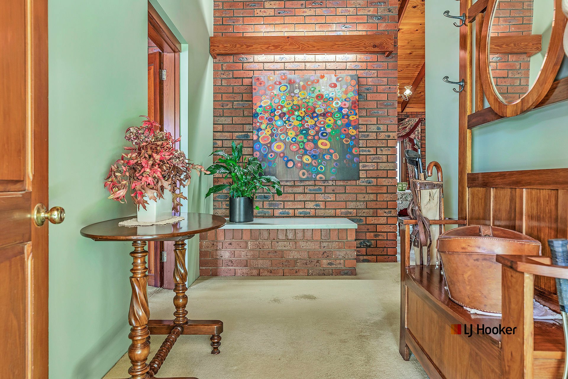 18 Clifton Street East — photo 8 of 27