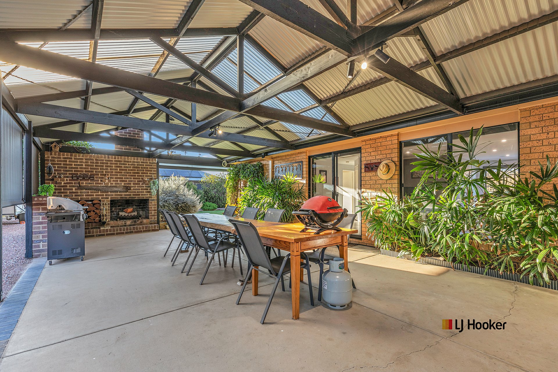 16 Elm Street, ECHUCA