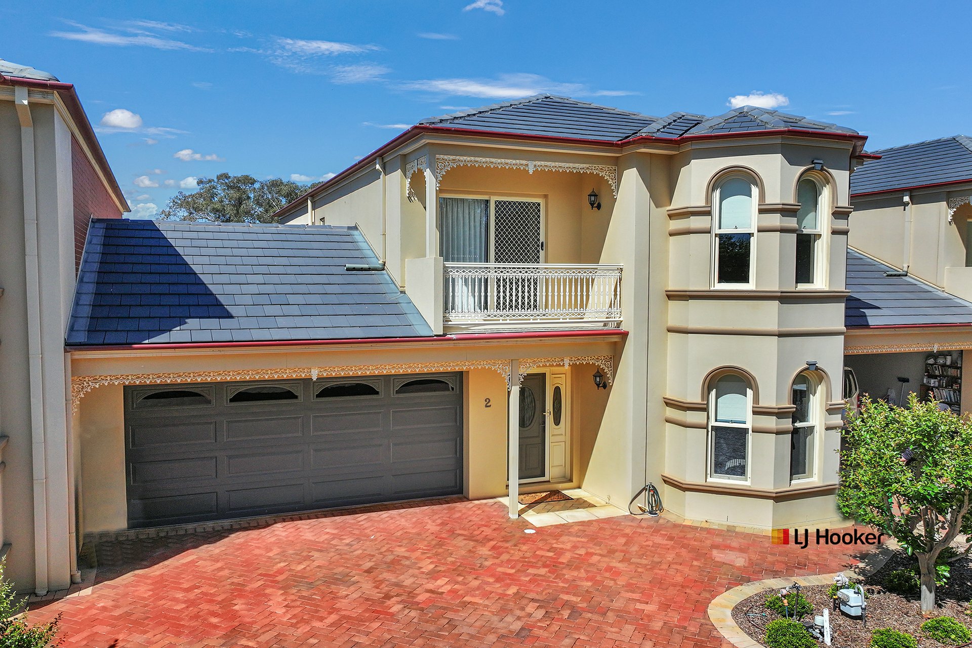 2/220 Cobb Highway, Moama