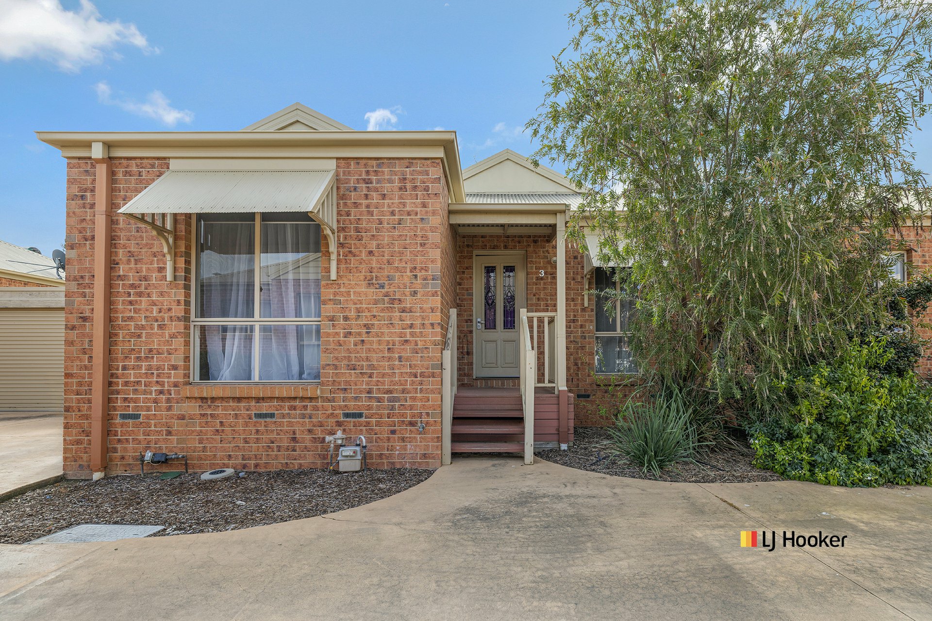 3/142-144 Bowen Street — photo 2 of 18