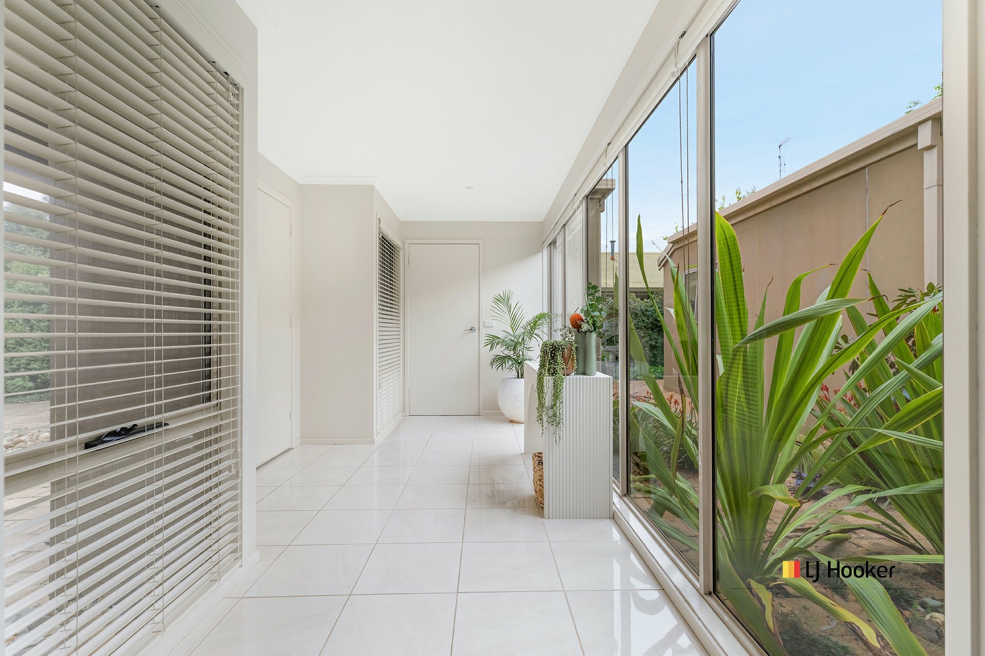 57 Rutley Crescent — photo 4 of 30