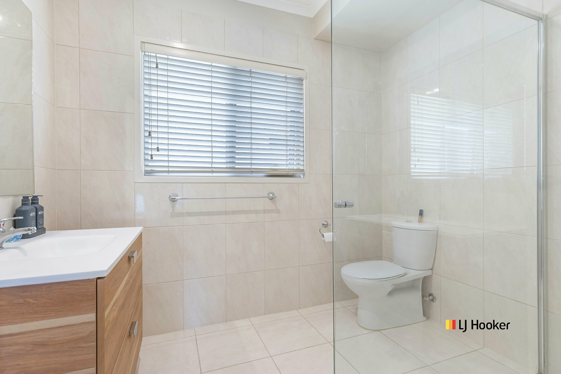 57 Rutley Crescent — photo 8 of 30