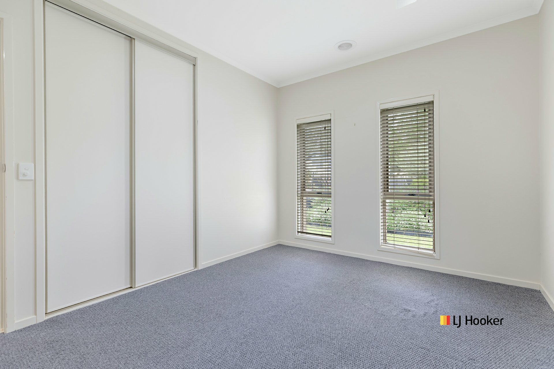 57 Rutley Crescent — photo 10 of 30