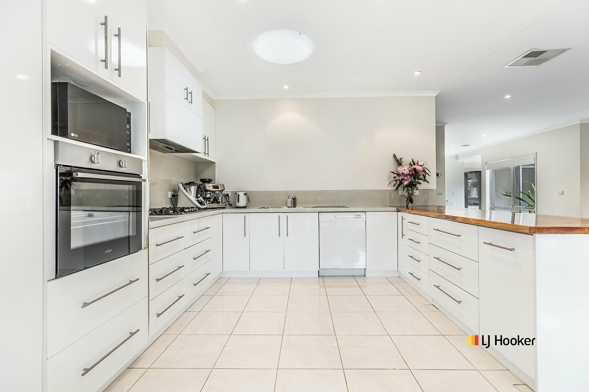 57 Rutley Crescent — photo 11 of 30