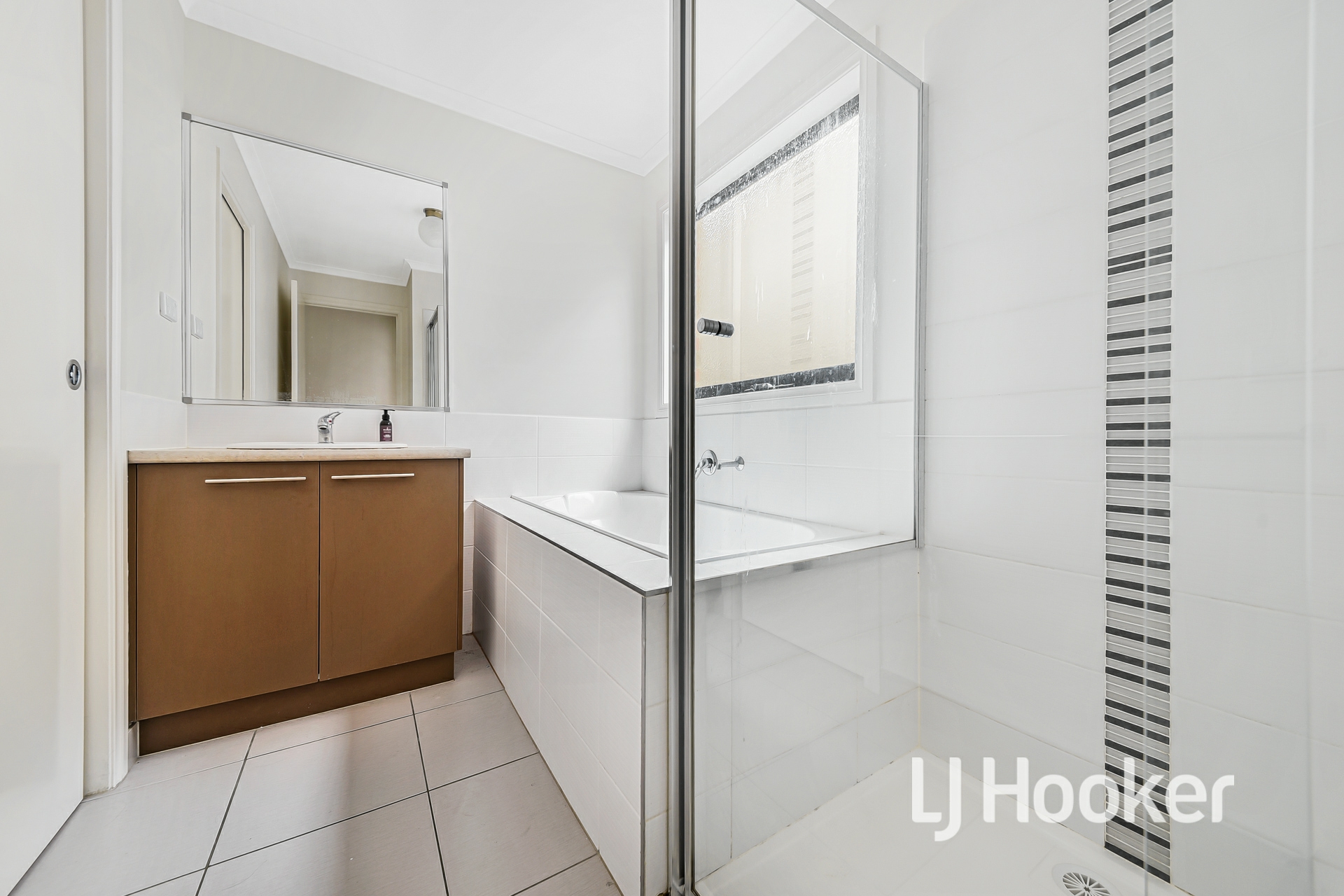 21/107 Army Road, PAKENHAM
