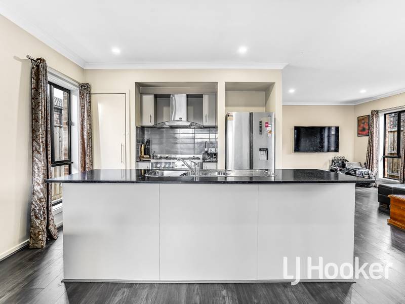 8 Lavender Road, OFFICER
