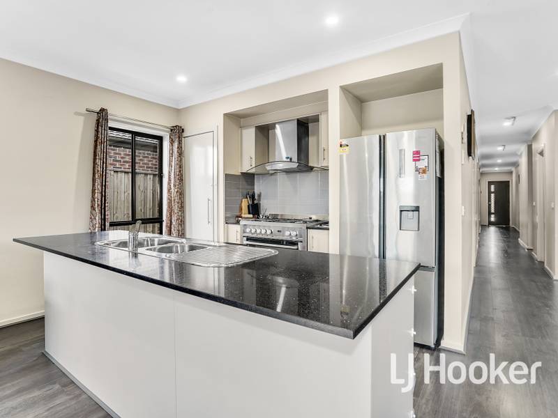 8 Lavender Road, OFFICER