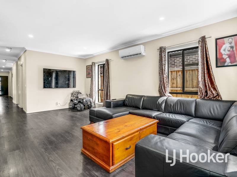 8 Lavender Road, OFFICER