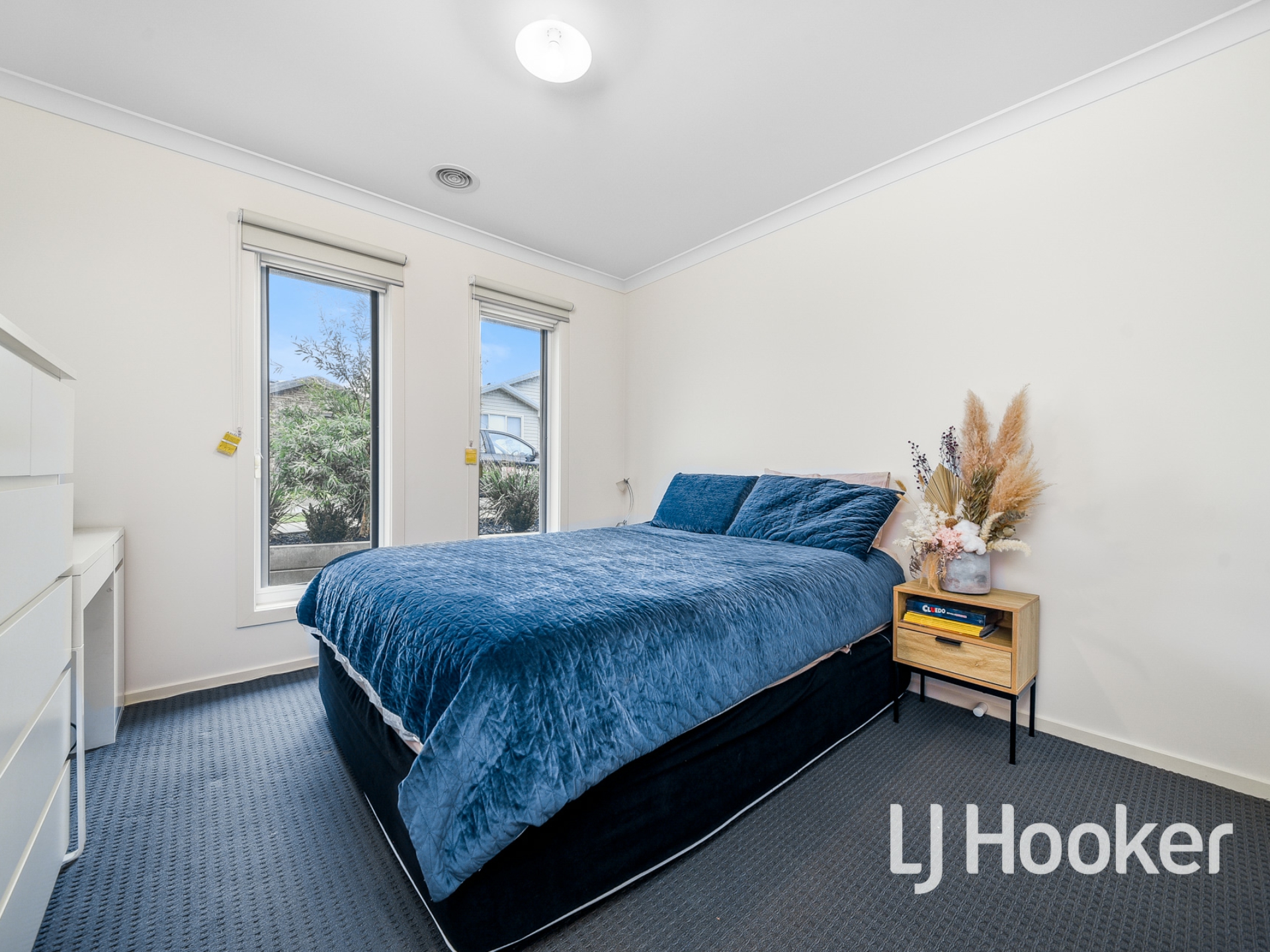 13 Addison Close, OFFICER