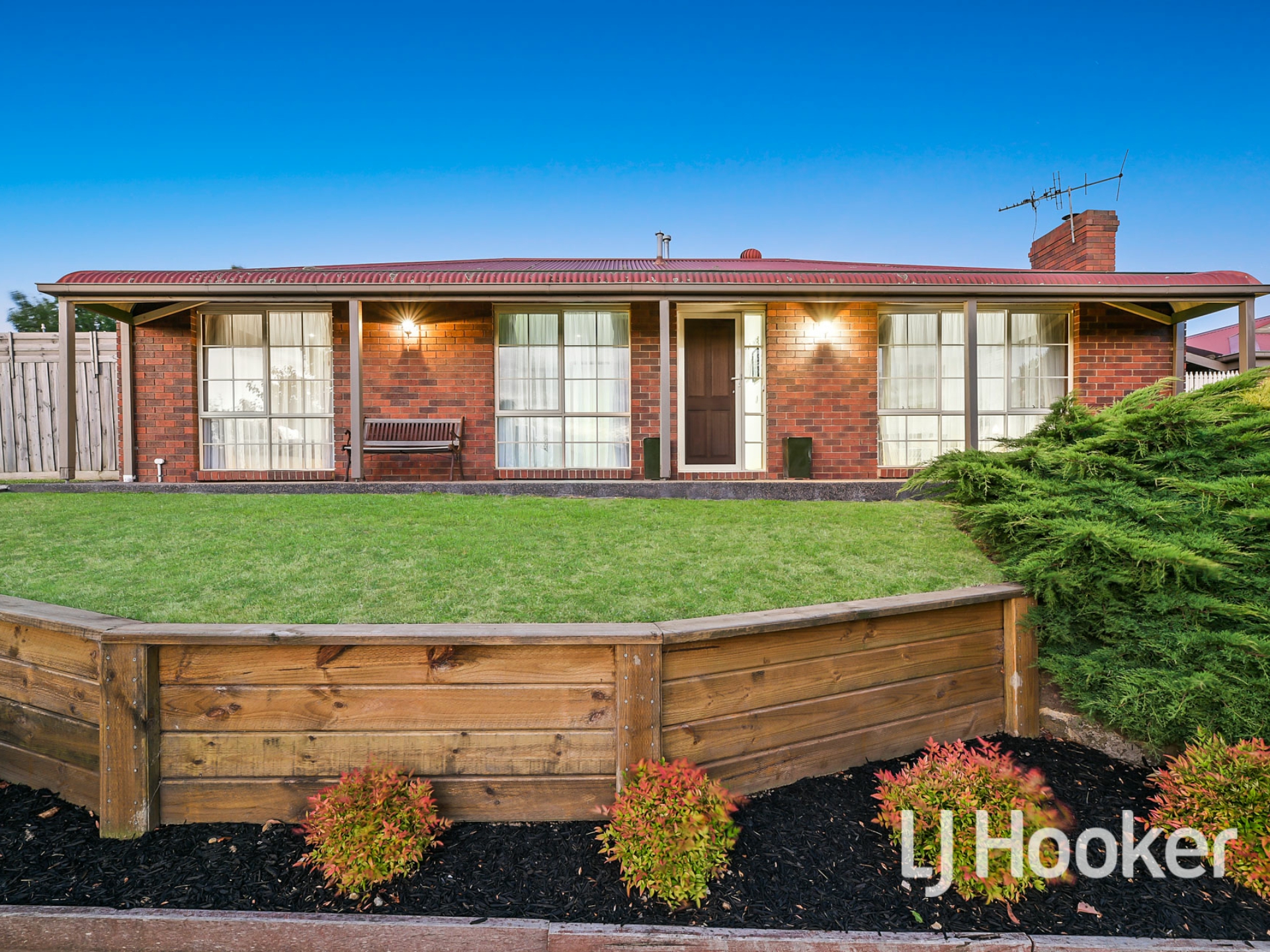 10 Mcinnes Court, Pakenham
