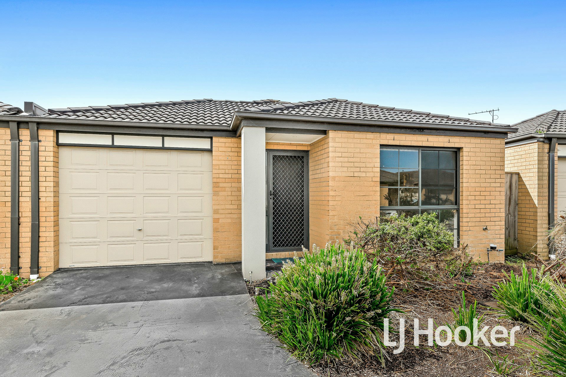 13/7 Syme Road — photo from LJ Hooker Pakenham