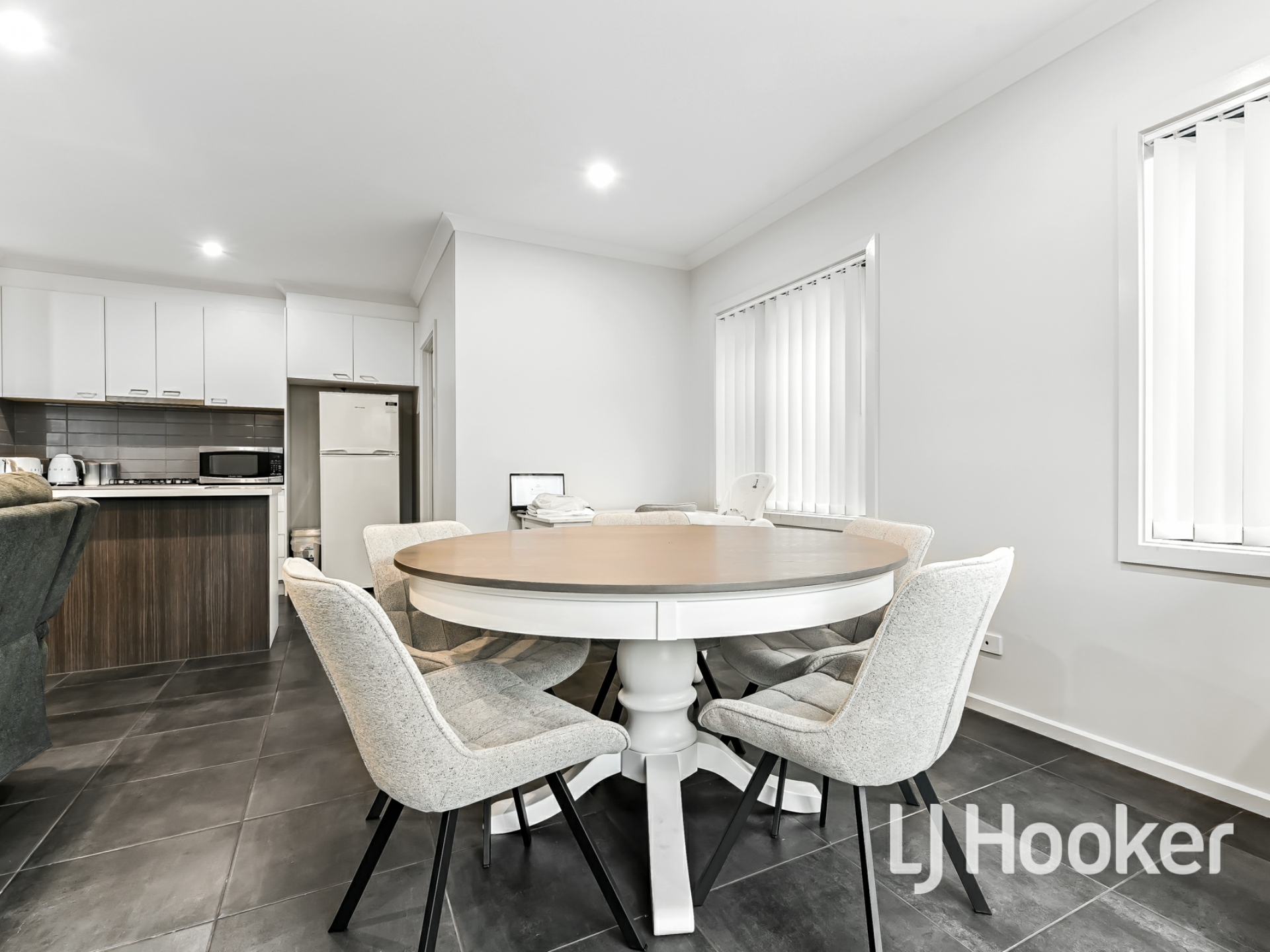 13/23 Atlantic Drive, PAKENHAM
