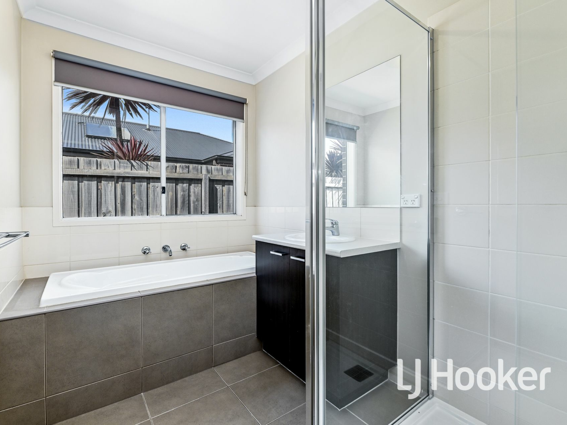 34 Verdant Avenue, OFFICER