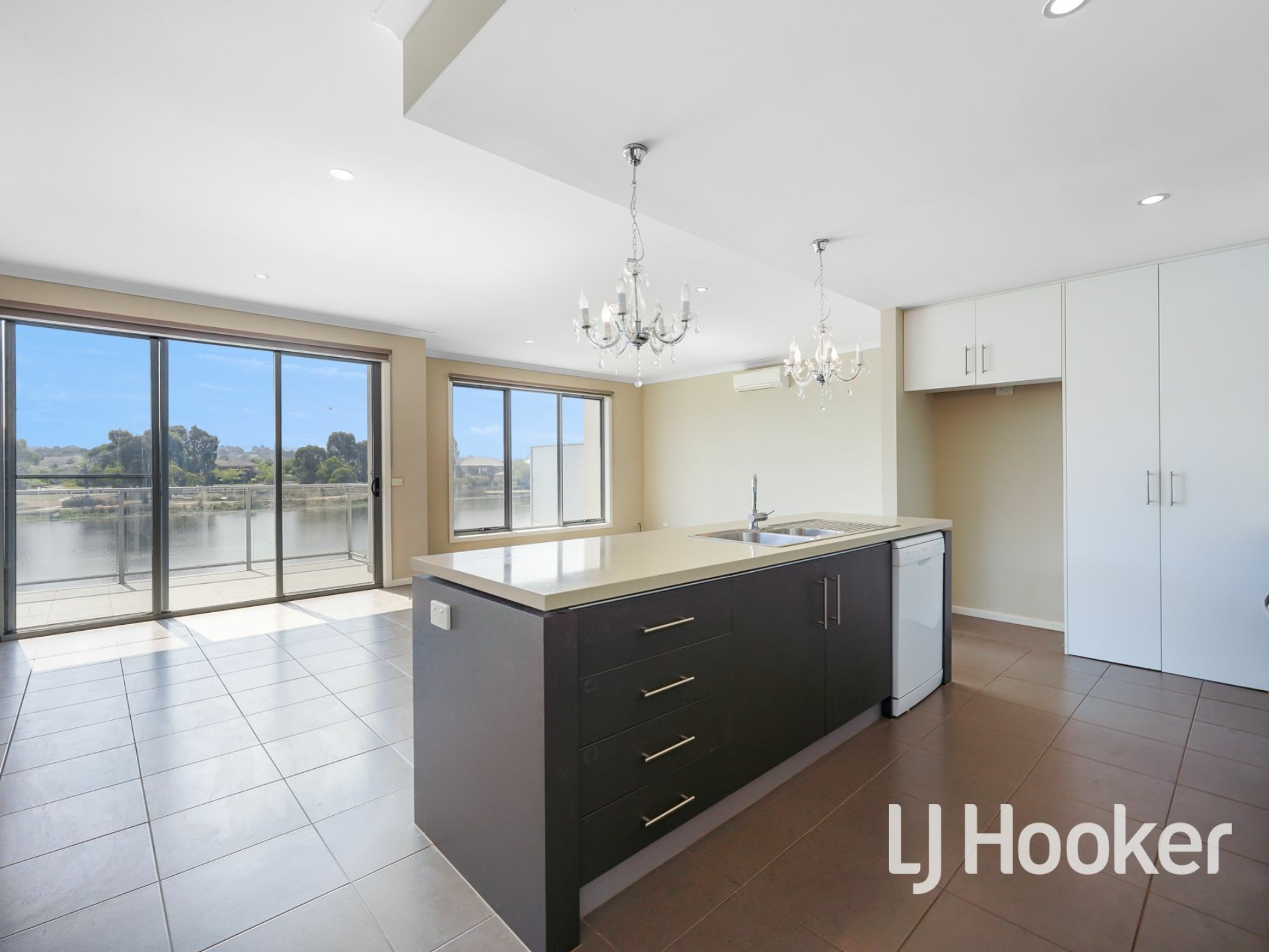 13 Albatross Drive, PAKENHAM