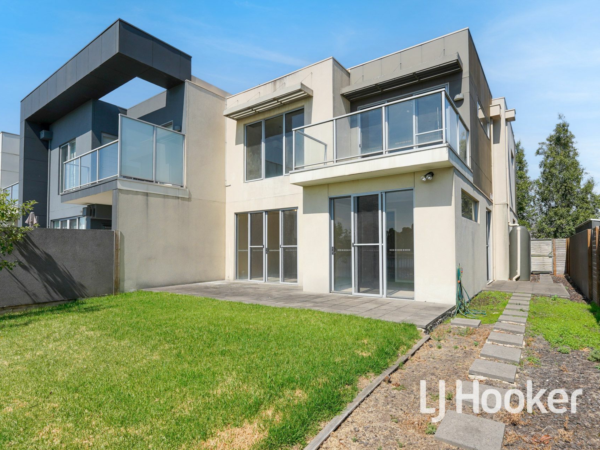 13 Albatross Drive, PAKENHAM