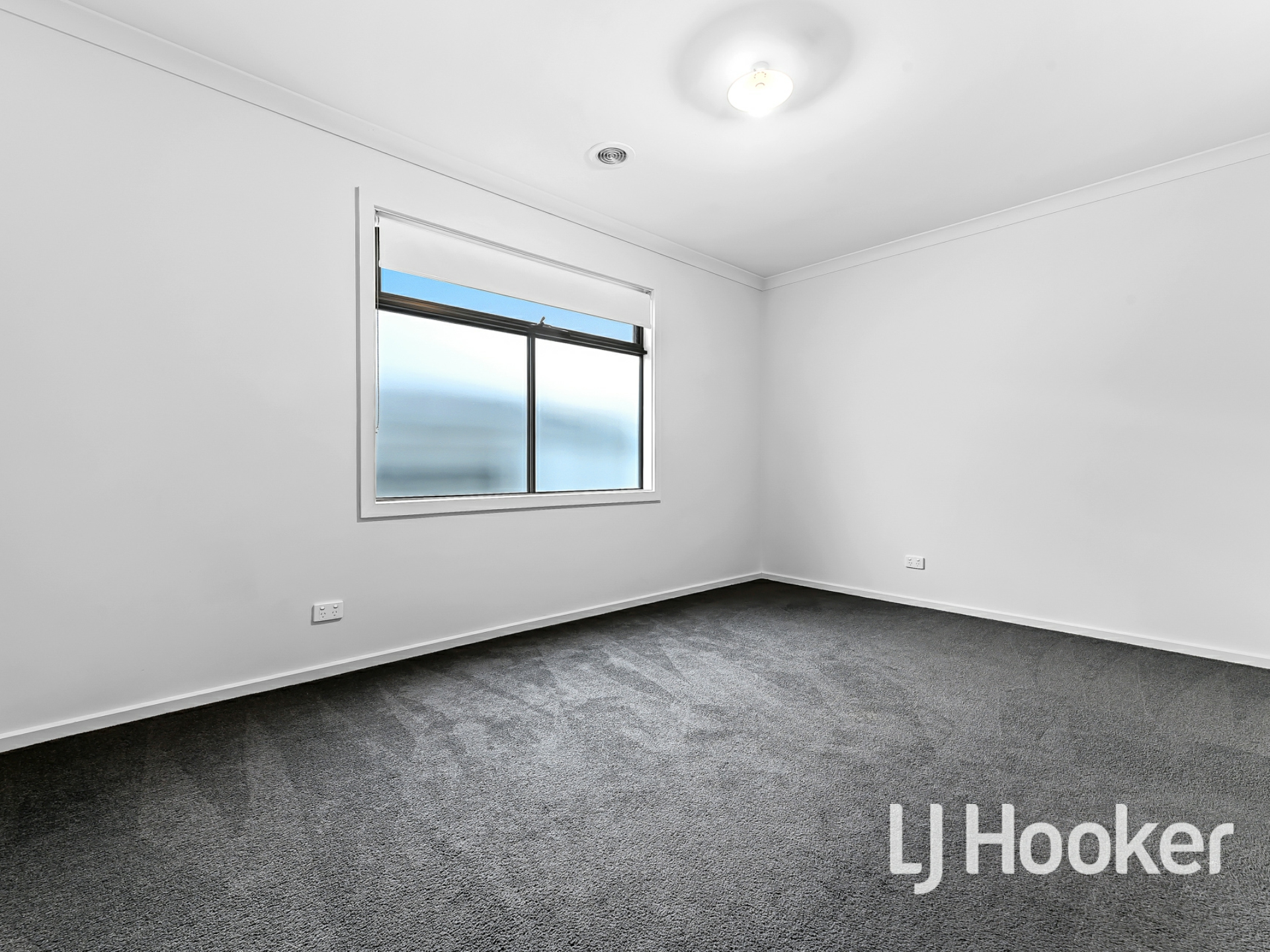 13/23 Atlantic Drive, PAKENHAM