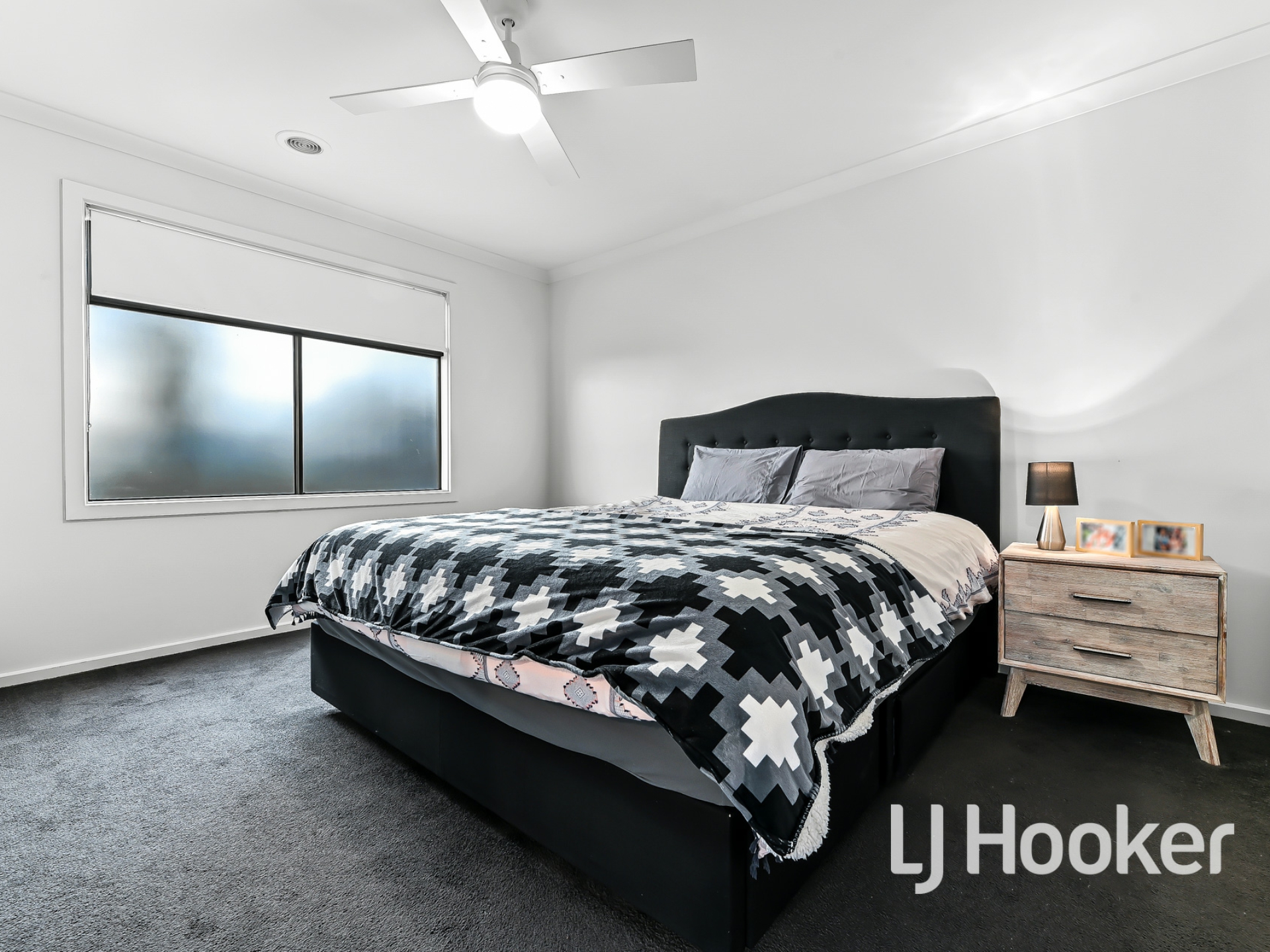 13/23 Atlantic Drive, PAKENHAM