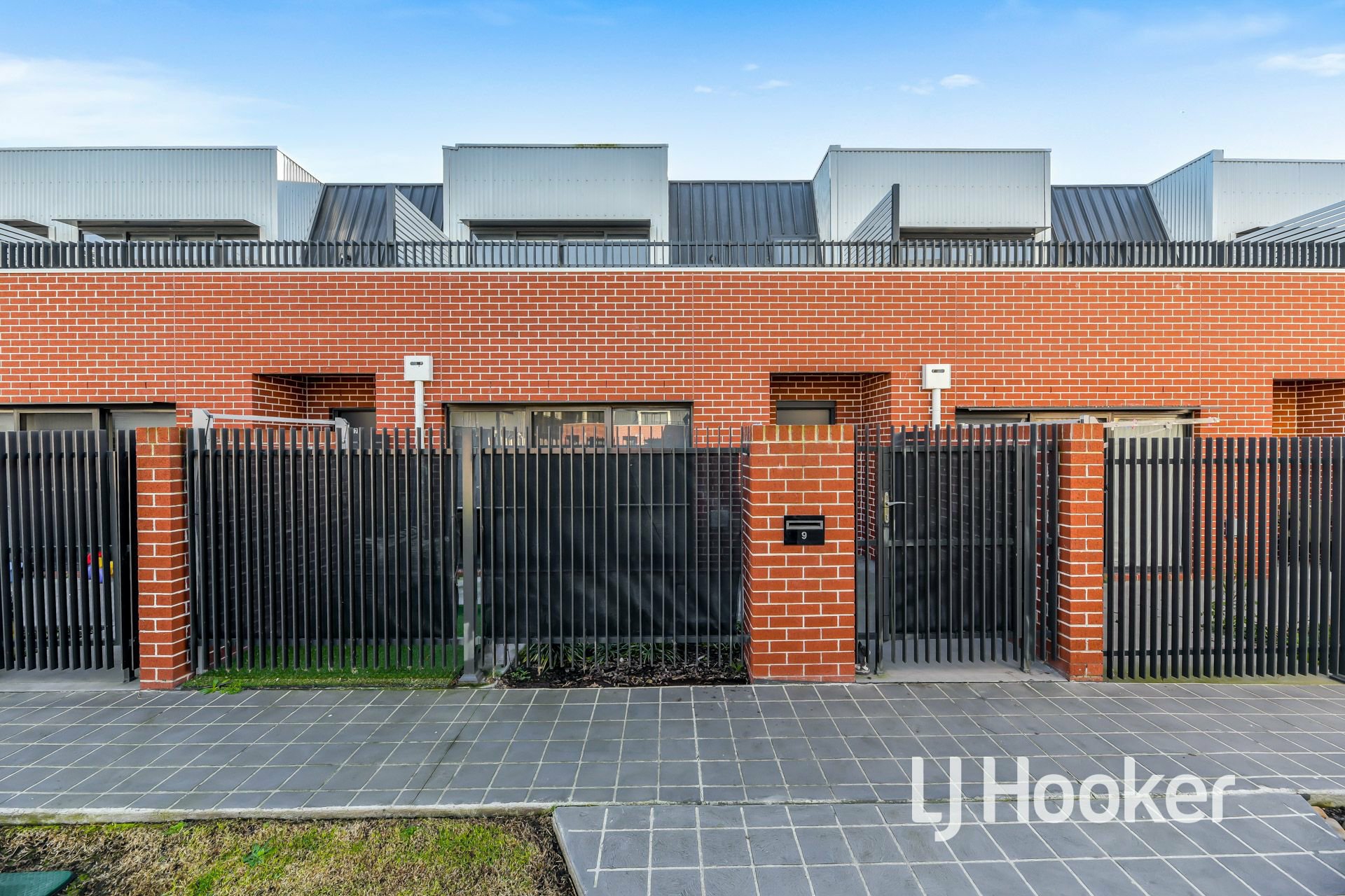 9 Codrus Walk, Pakenham