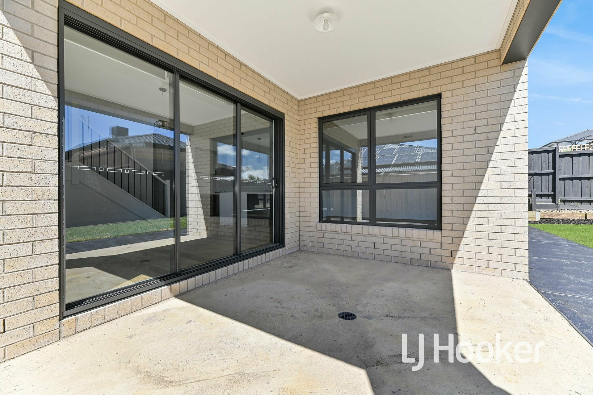 20 Ambleside Way, OFFICER