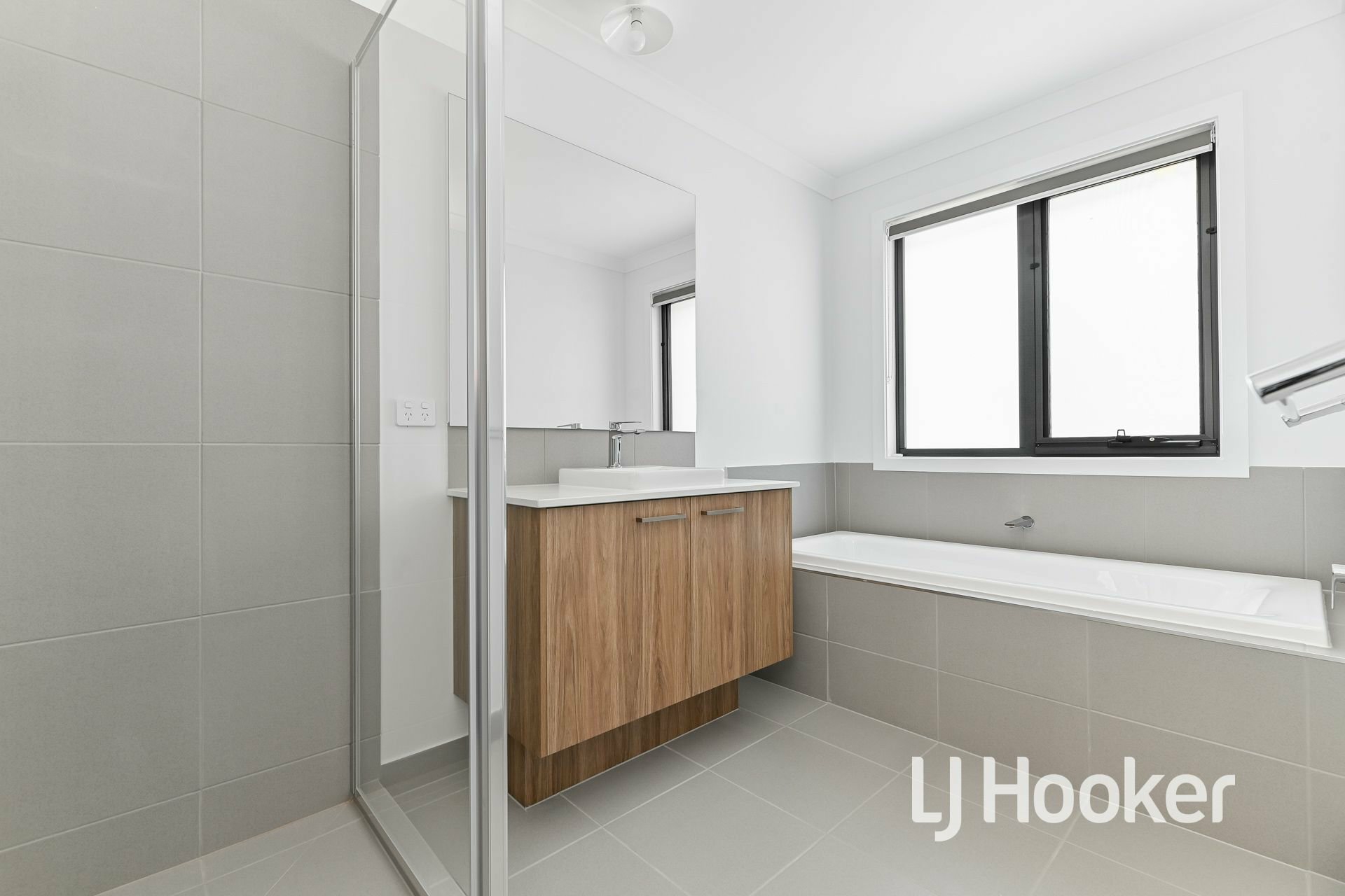 20 Ambleside Way, OFFICER