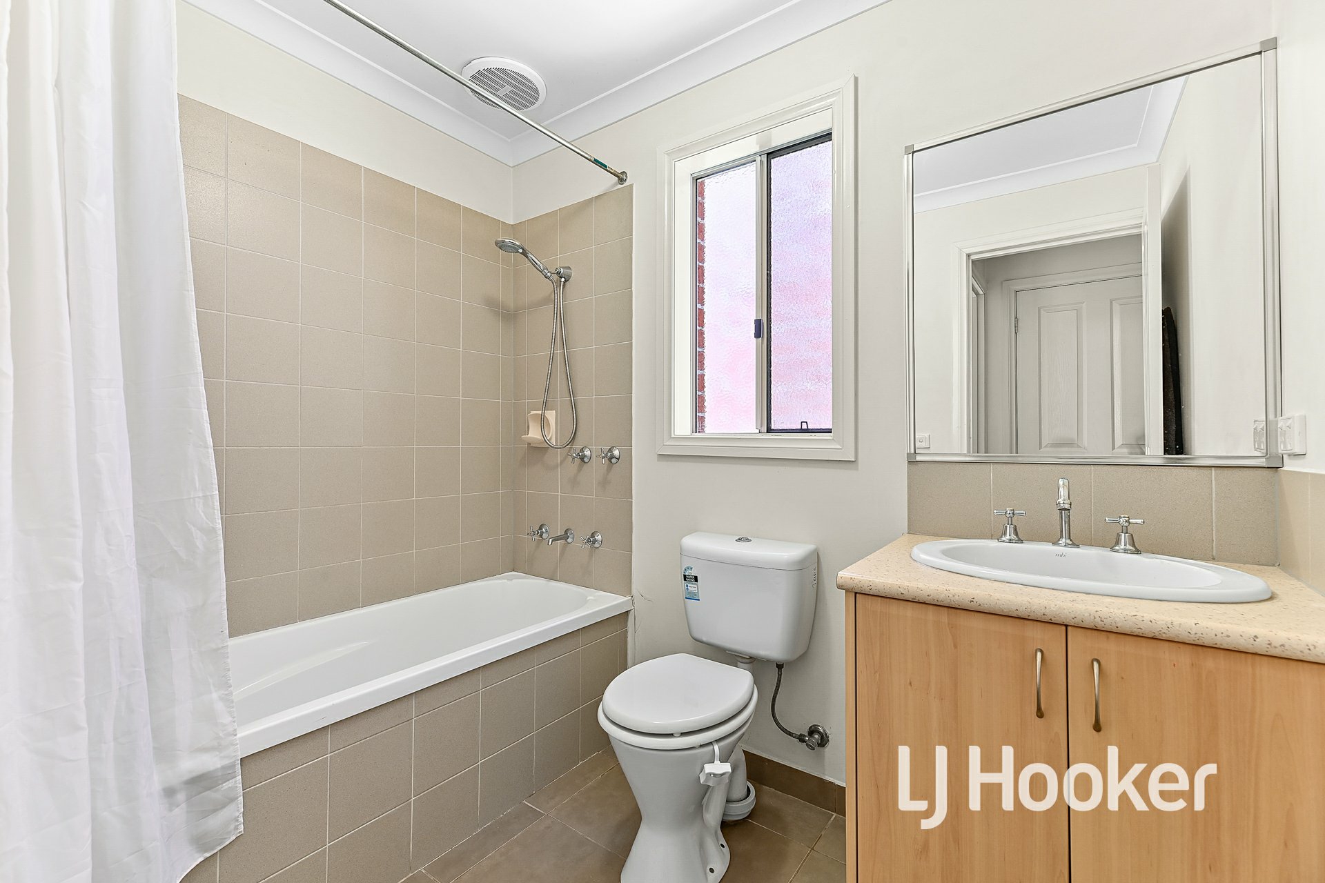 2/27 Silver Gum Drive, PAKENHAM